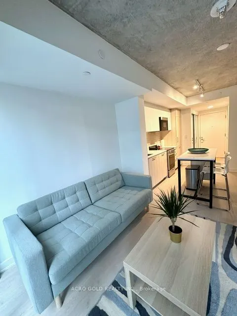 65 Mutual St Street, #807