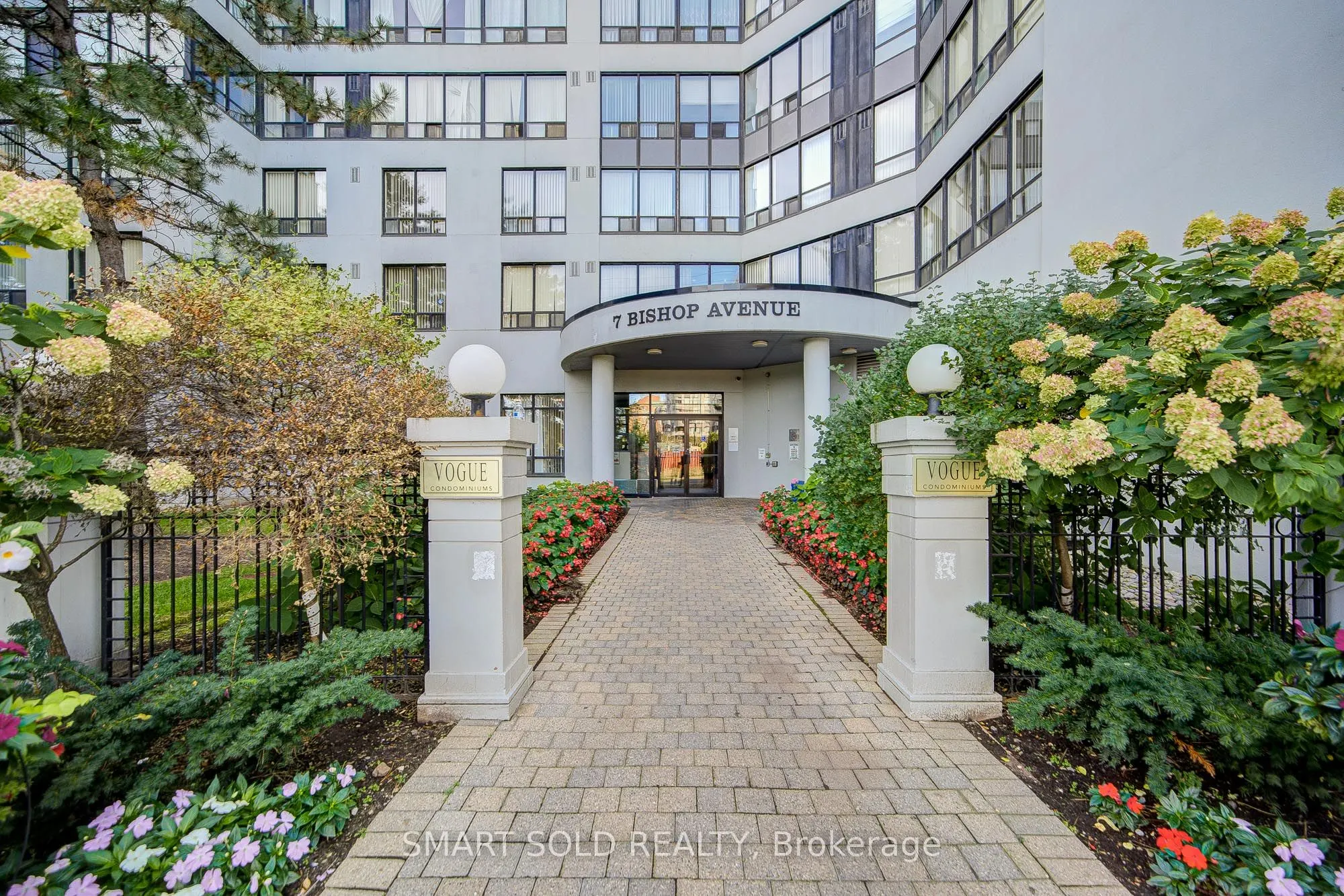 7 Bishop Avenue, #516