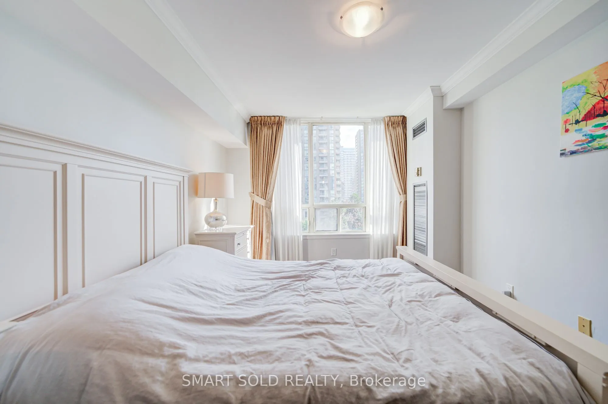 7 Bishop Avenue, #516