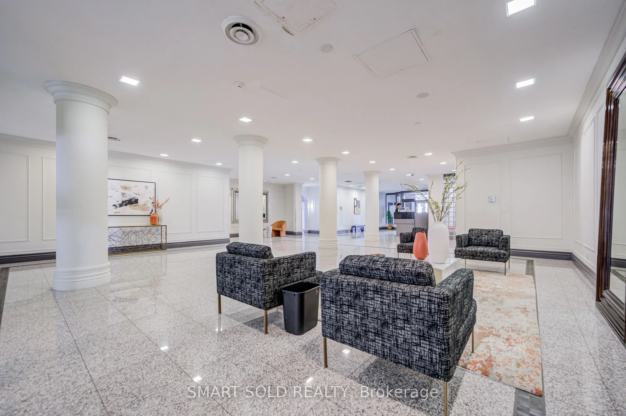 7 Bishop Avenue, #516