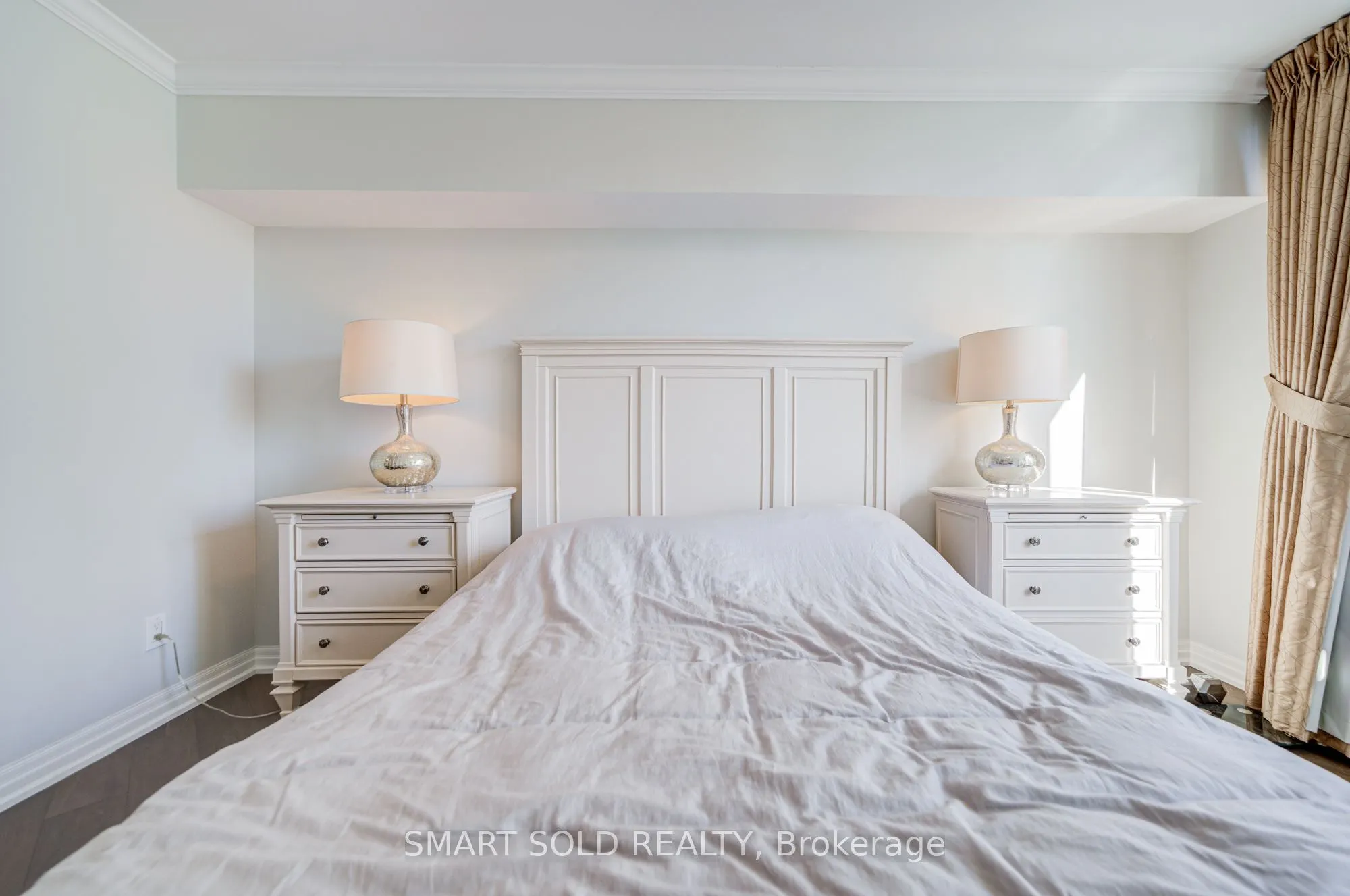 7 Bishop Avenue, #516