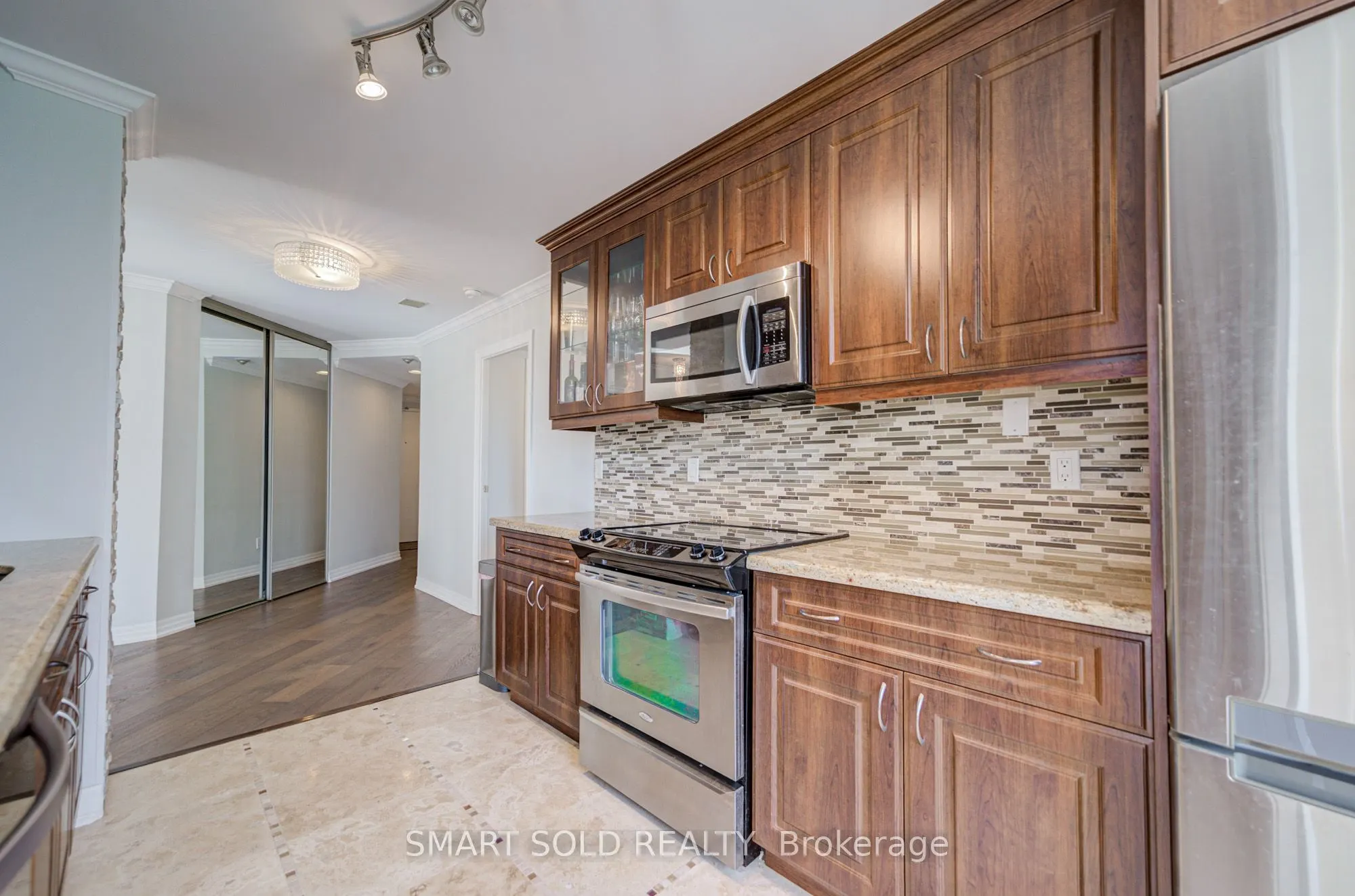7 Bishop Avenue, #516