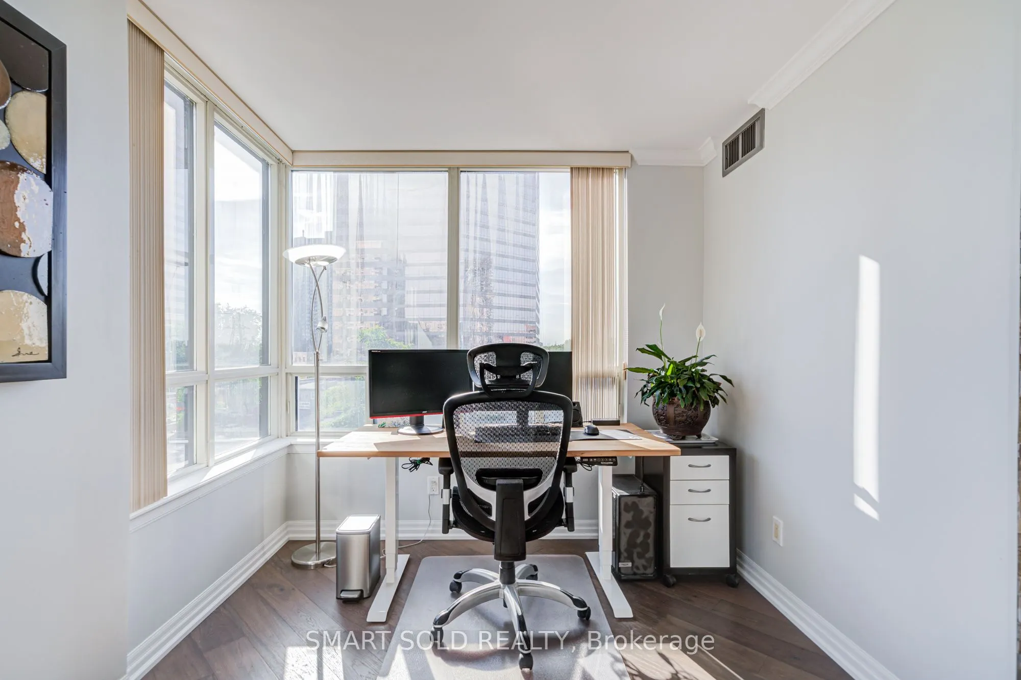 7 Bishop Avenue, #516