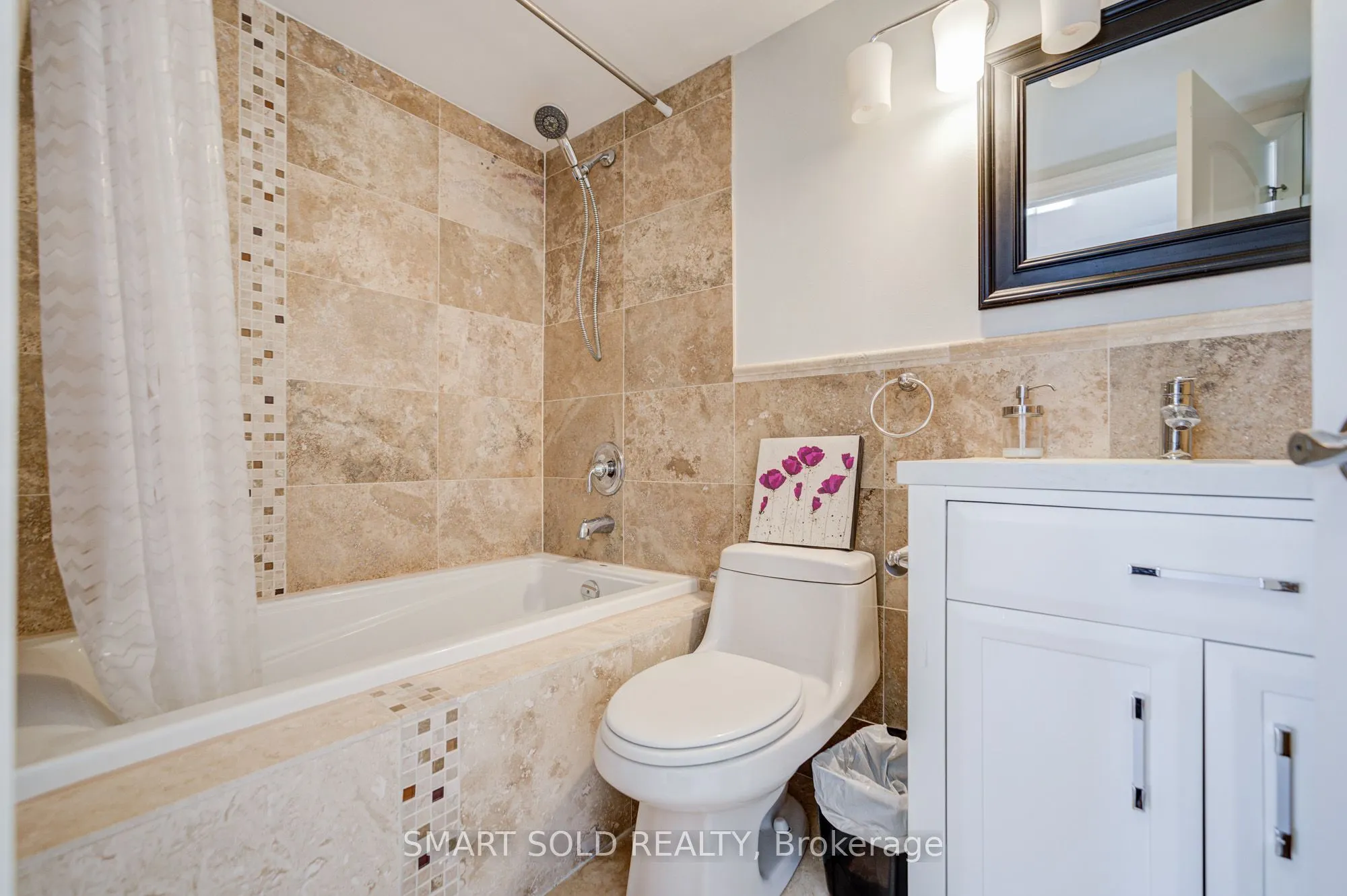 7 Bishop Avenue, #516