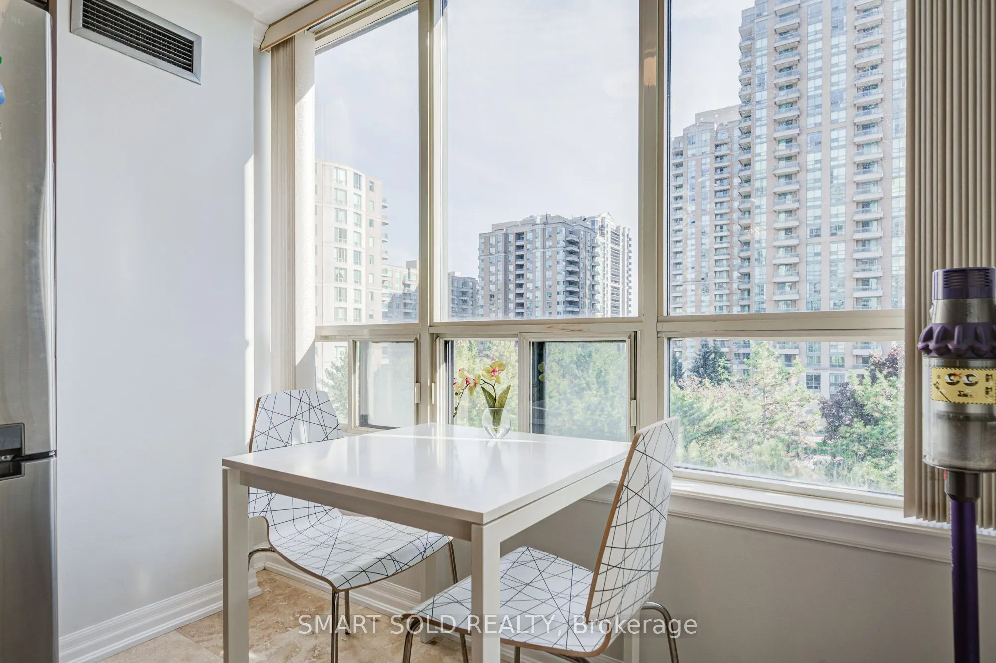 7 Bishop Avenue, #516