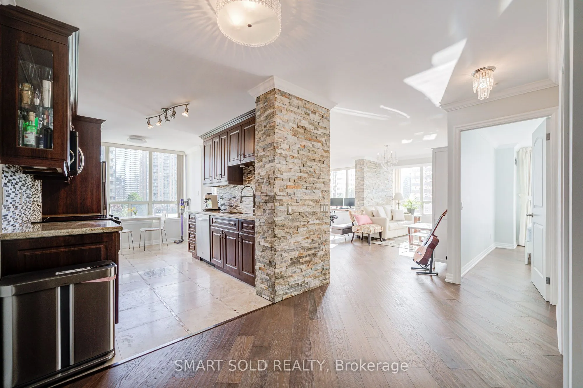 7 Bishop Avenue, #516