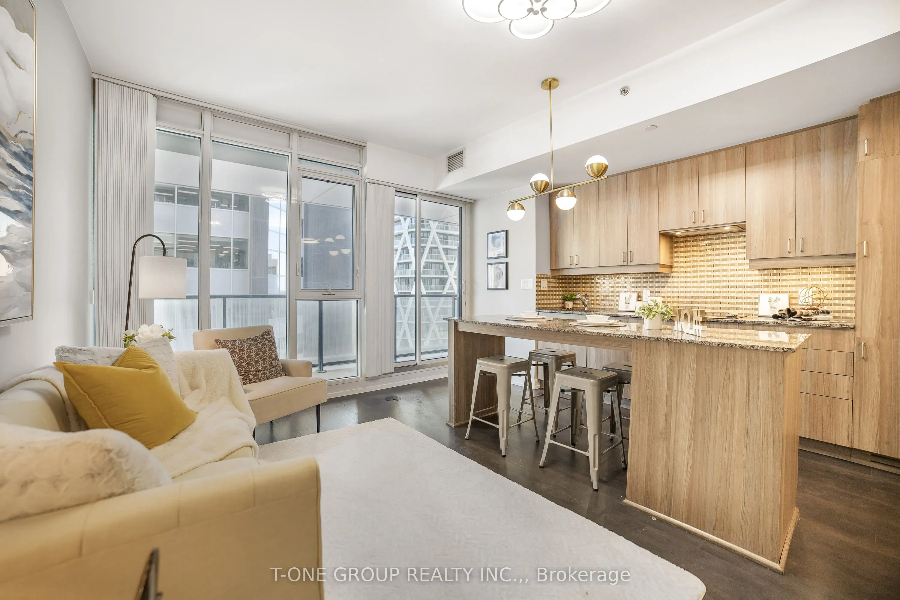 426 University Avenue, #1705