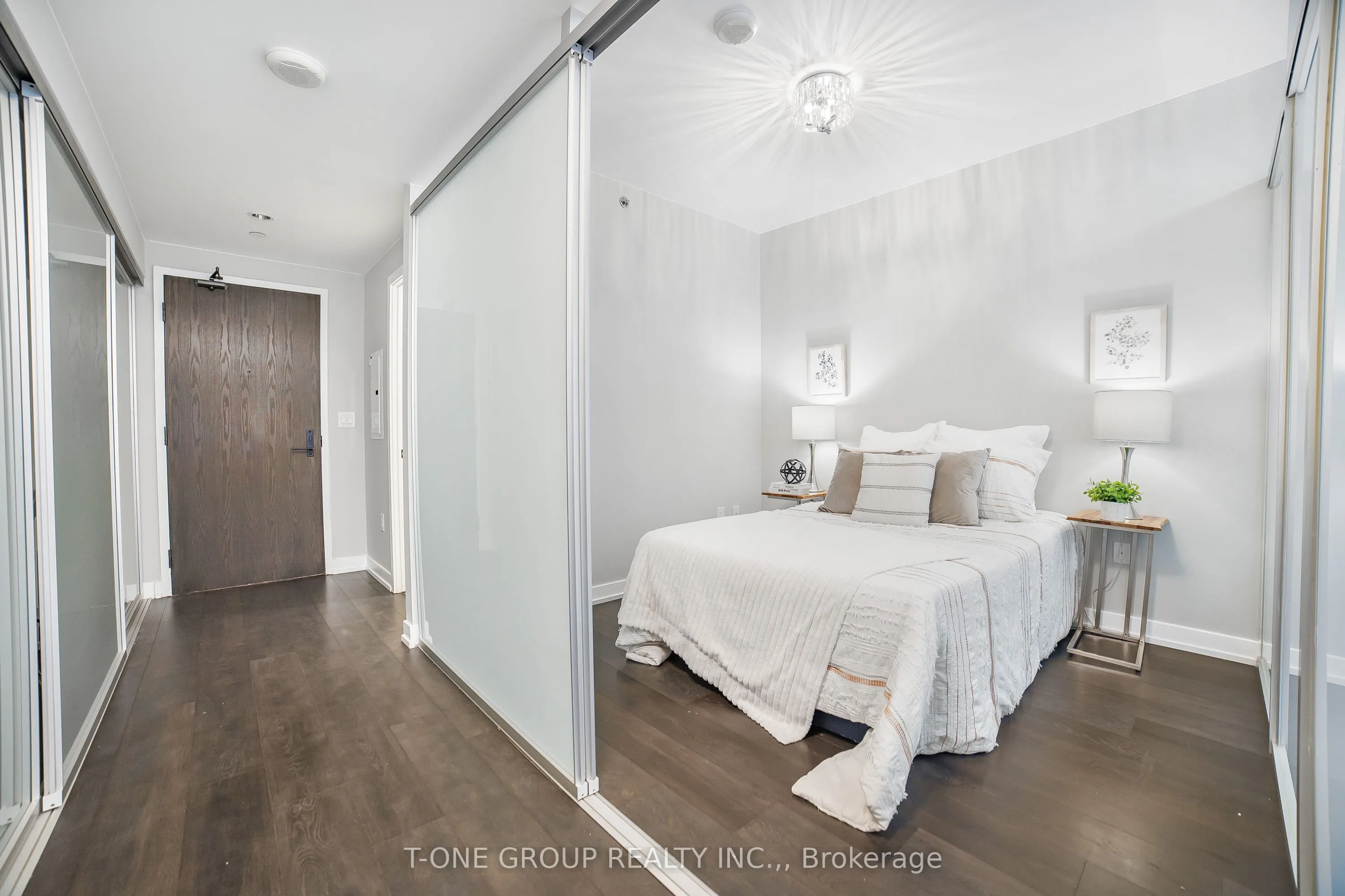 426 University Avenue, #1705
