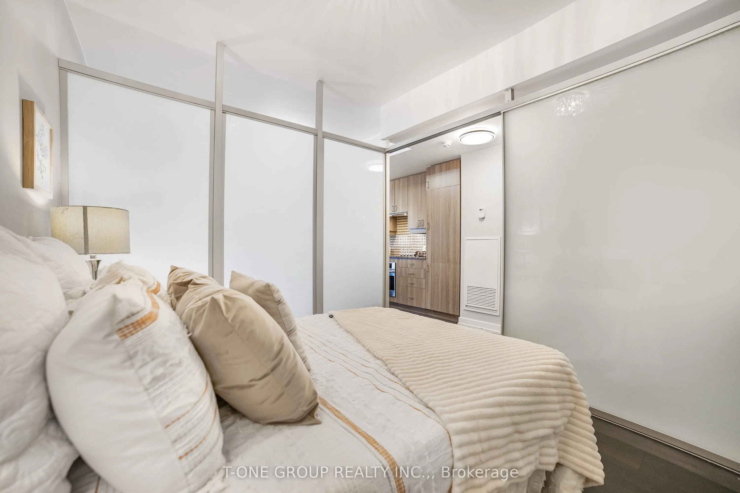 426 University Avenue, #1705