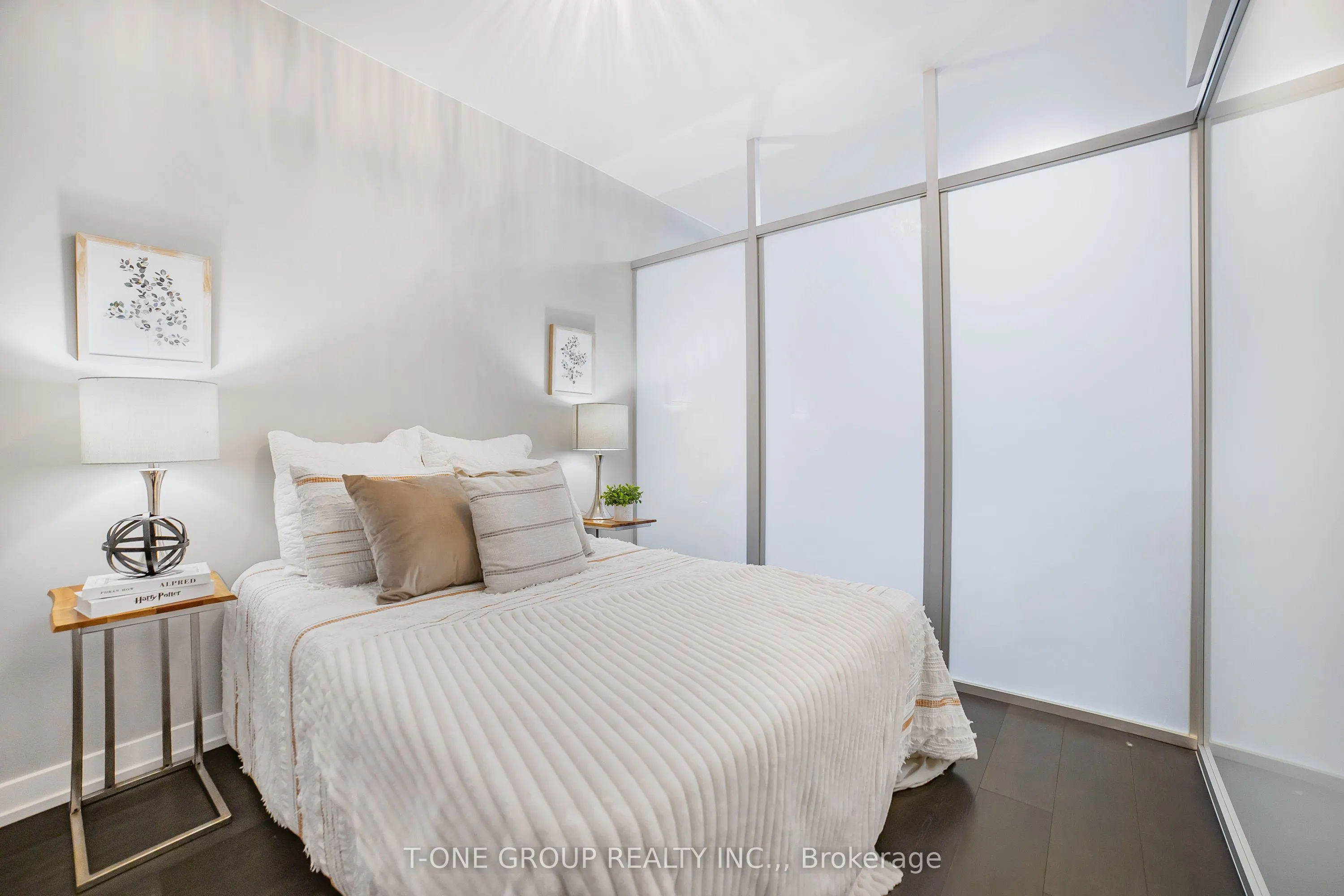 426 University Avenue, #1705
