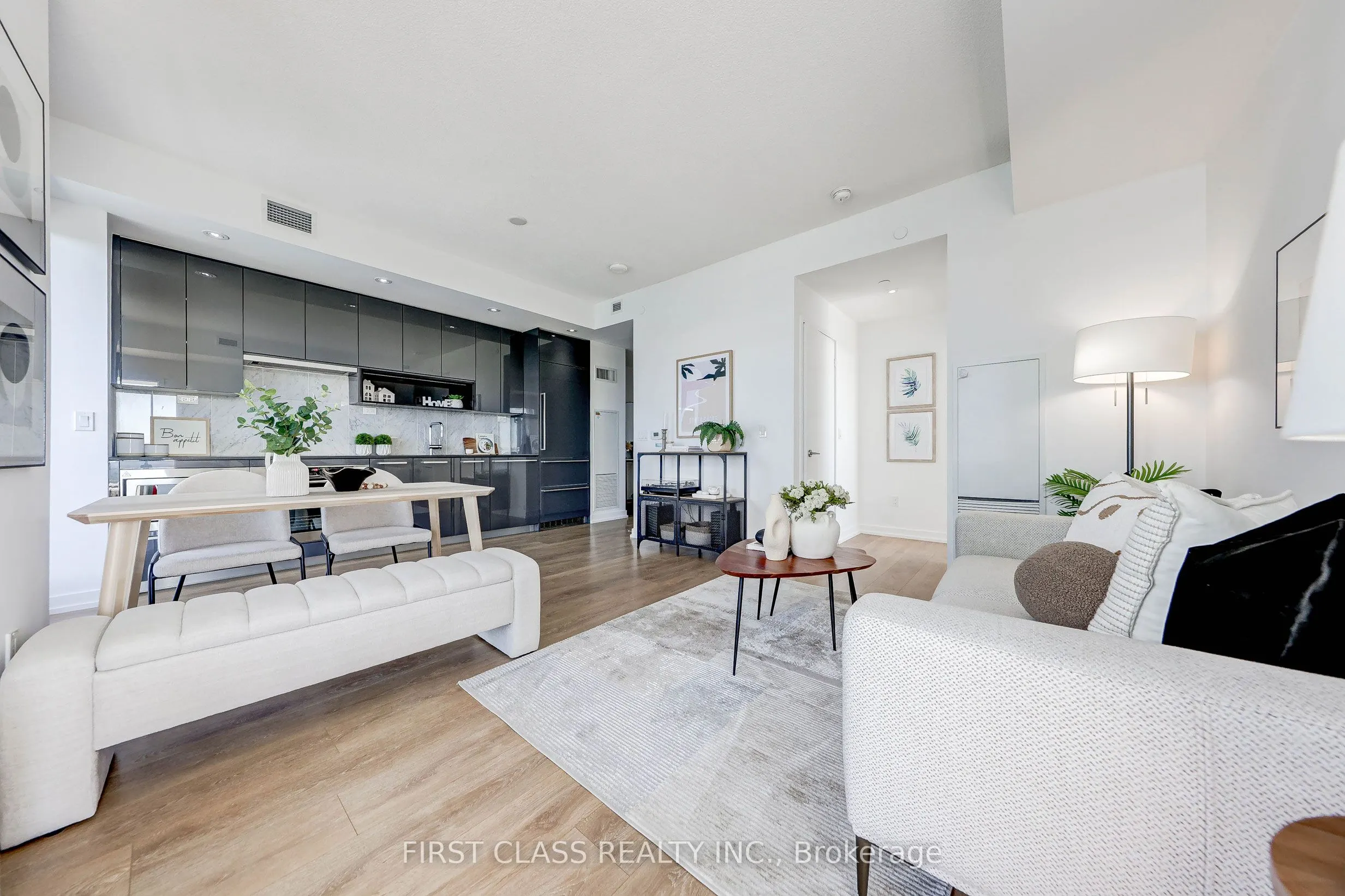 117 Mcmahon Drive, #3603