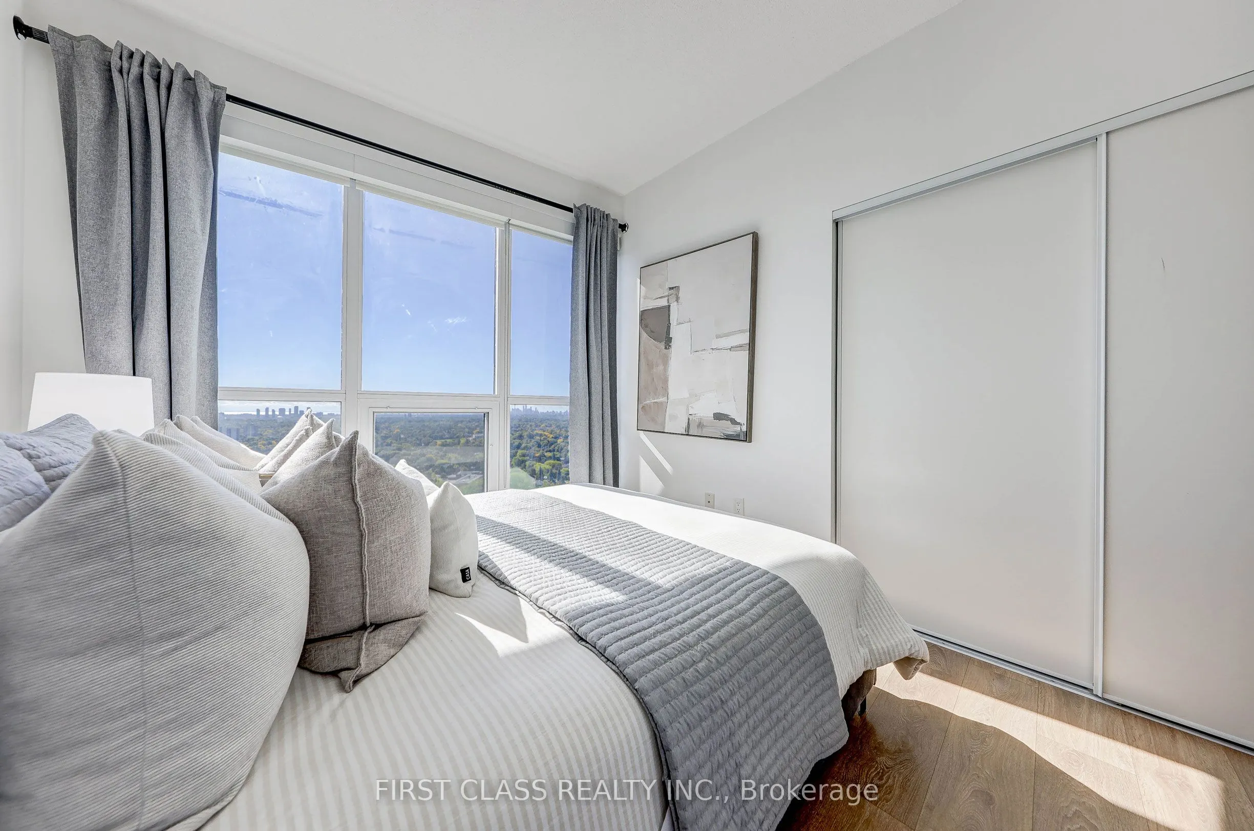 117 Mcmahon Drive, #3603