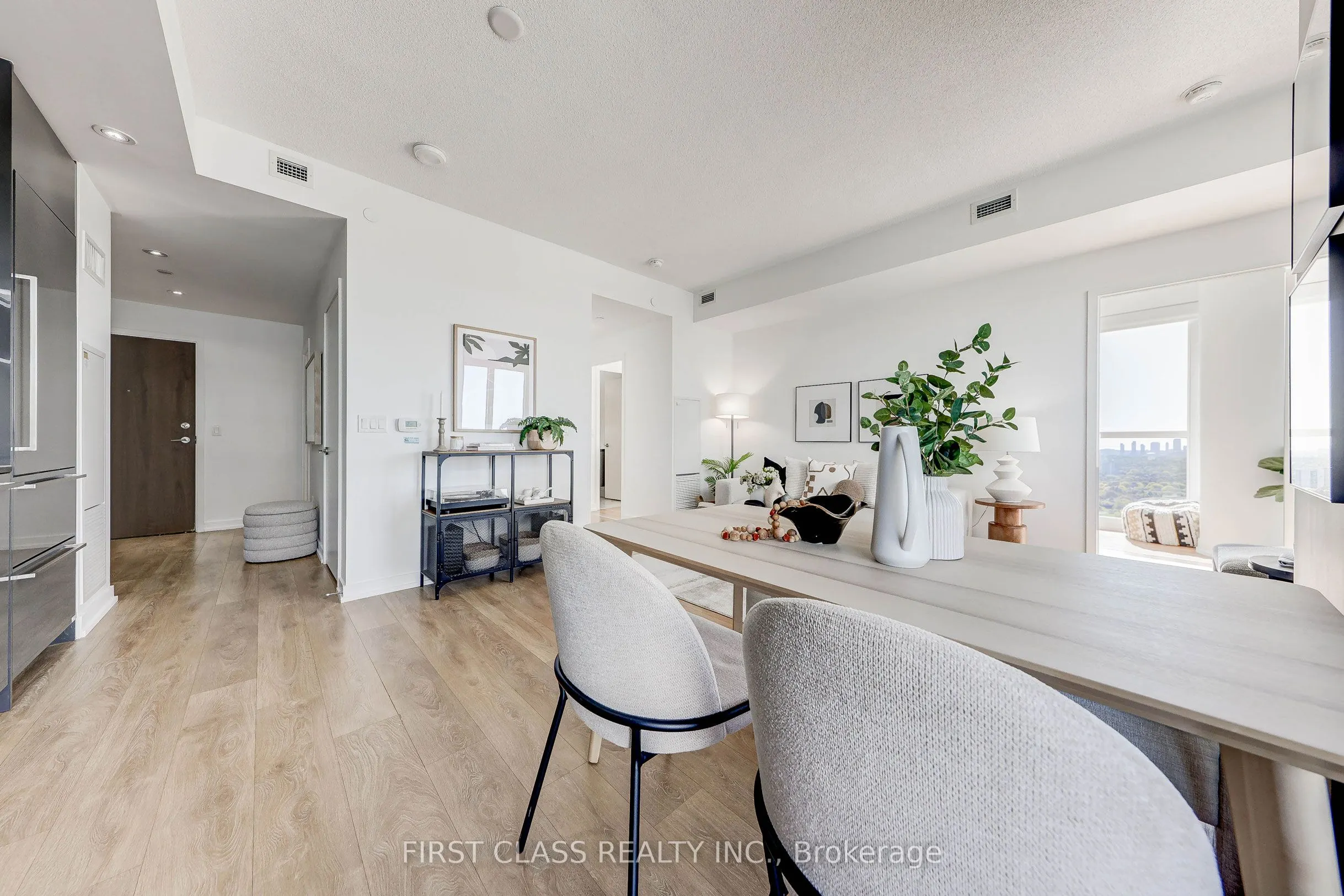 117 Mcmahon Drive, #3603