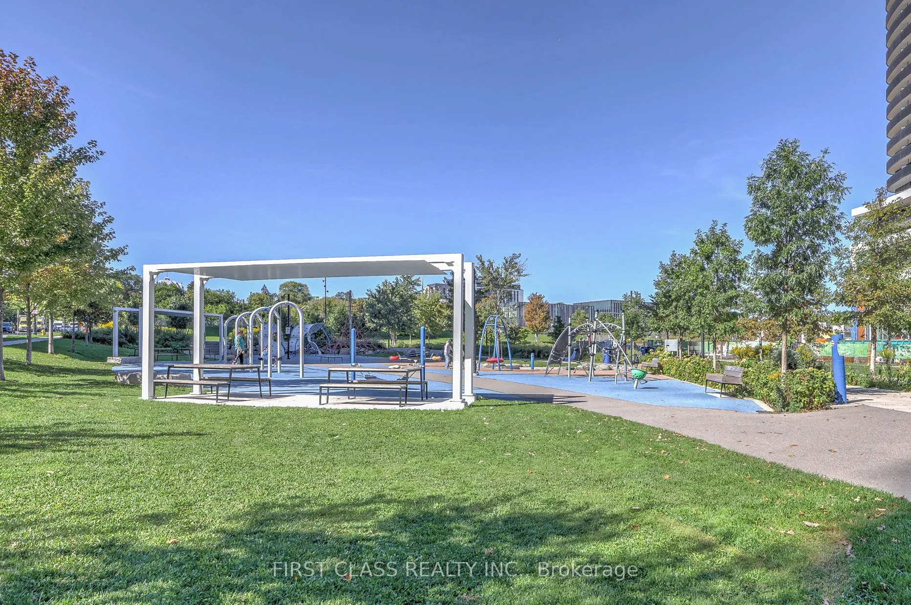 117 Mcmahon Drive, #3603