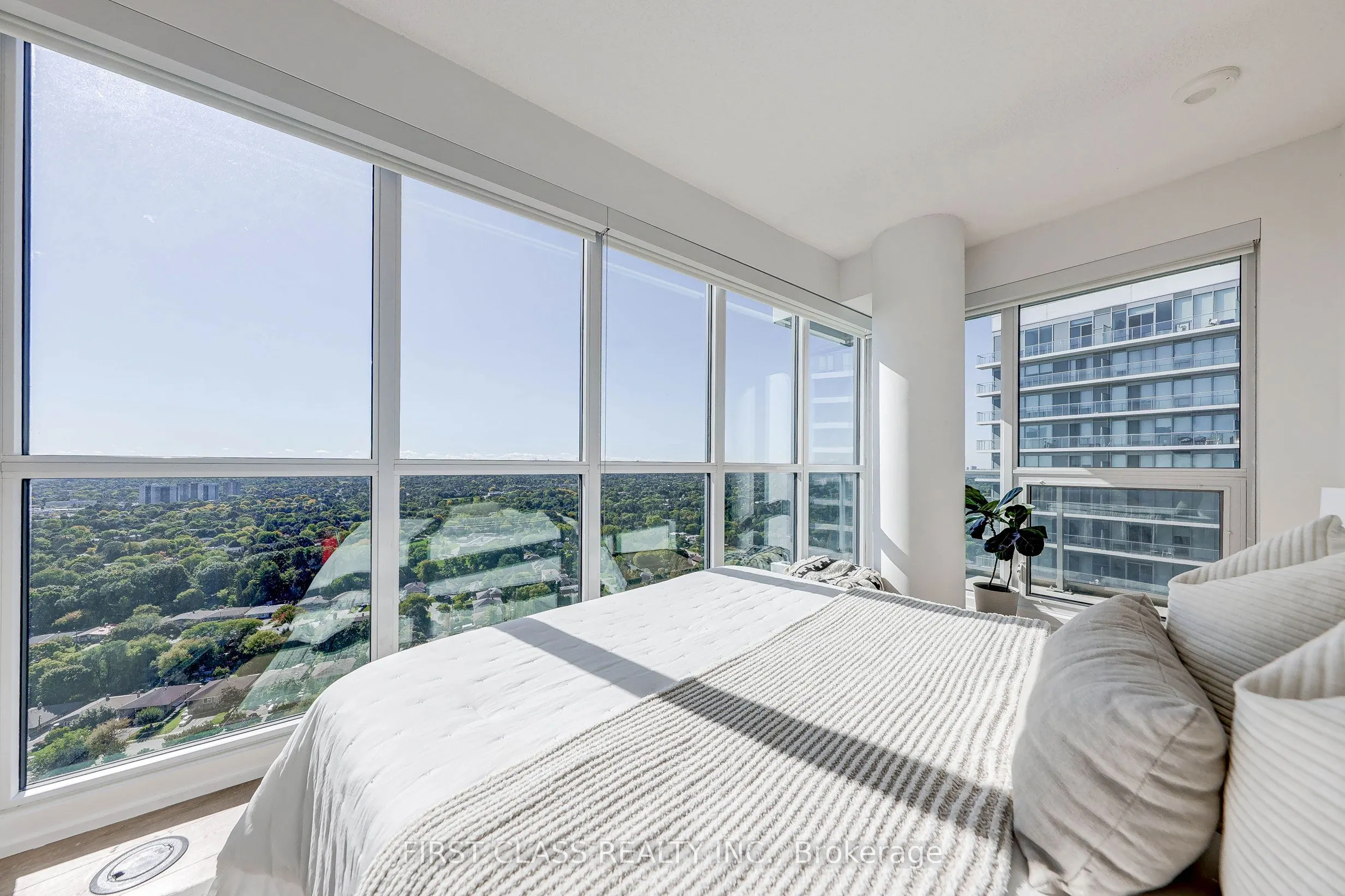 117 Mcmahon Drive, #3603