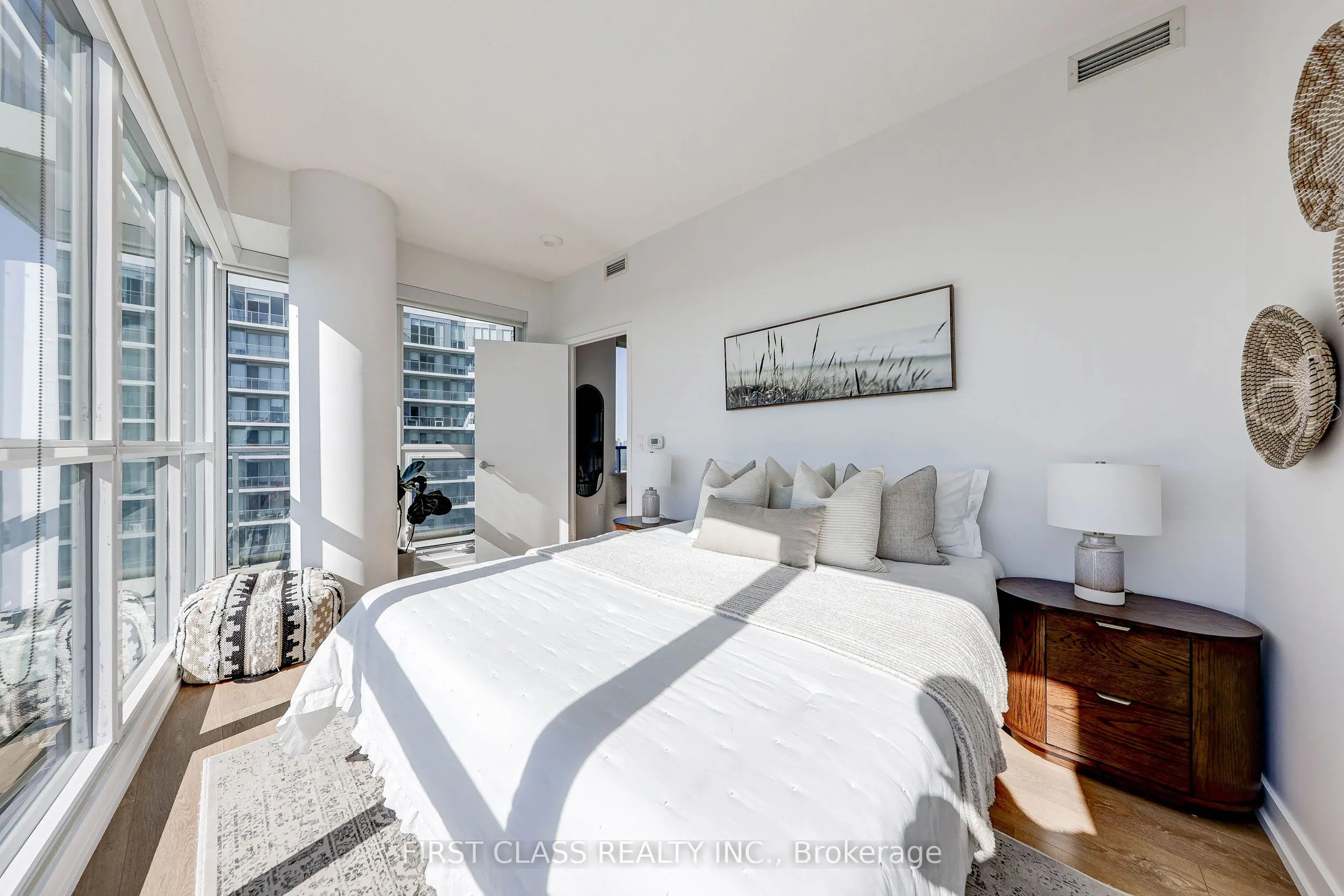 117 Mcmahon Drive, #3603