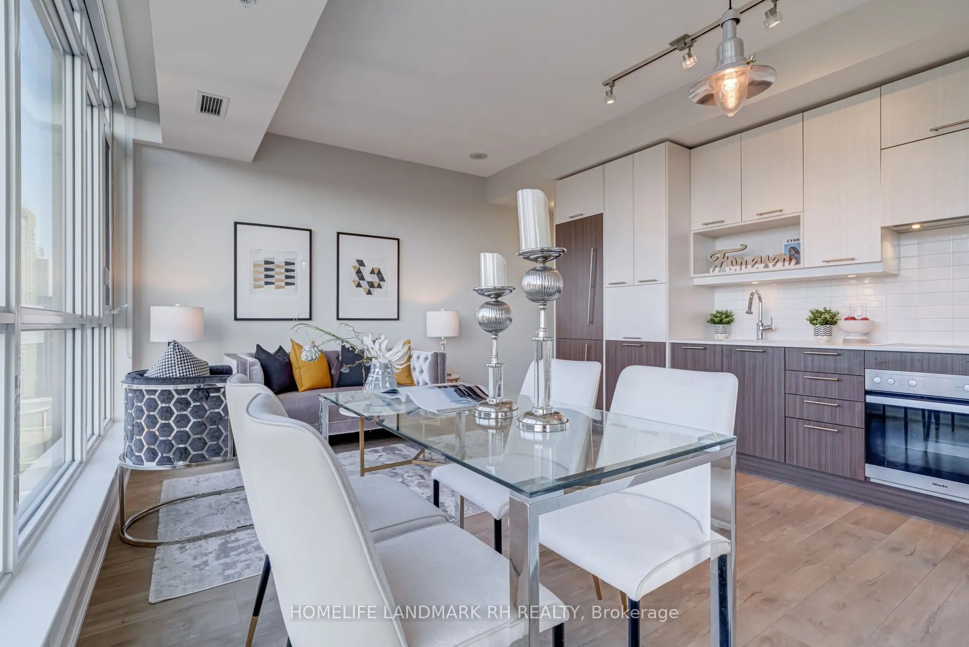 199 Richmond Street W, #2301