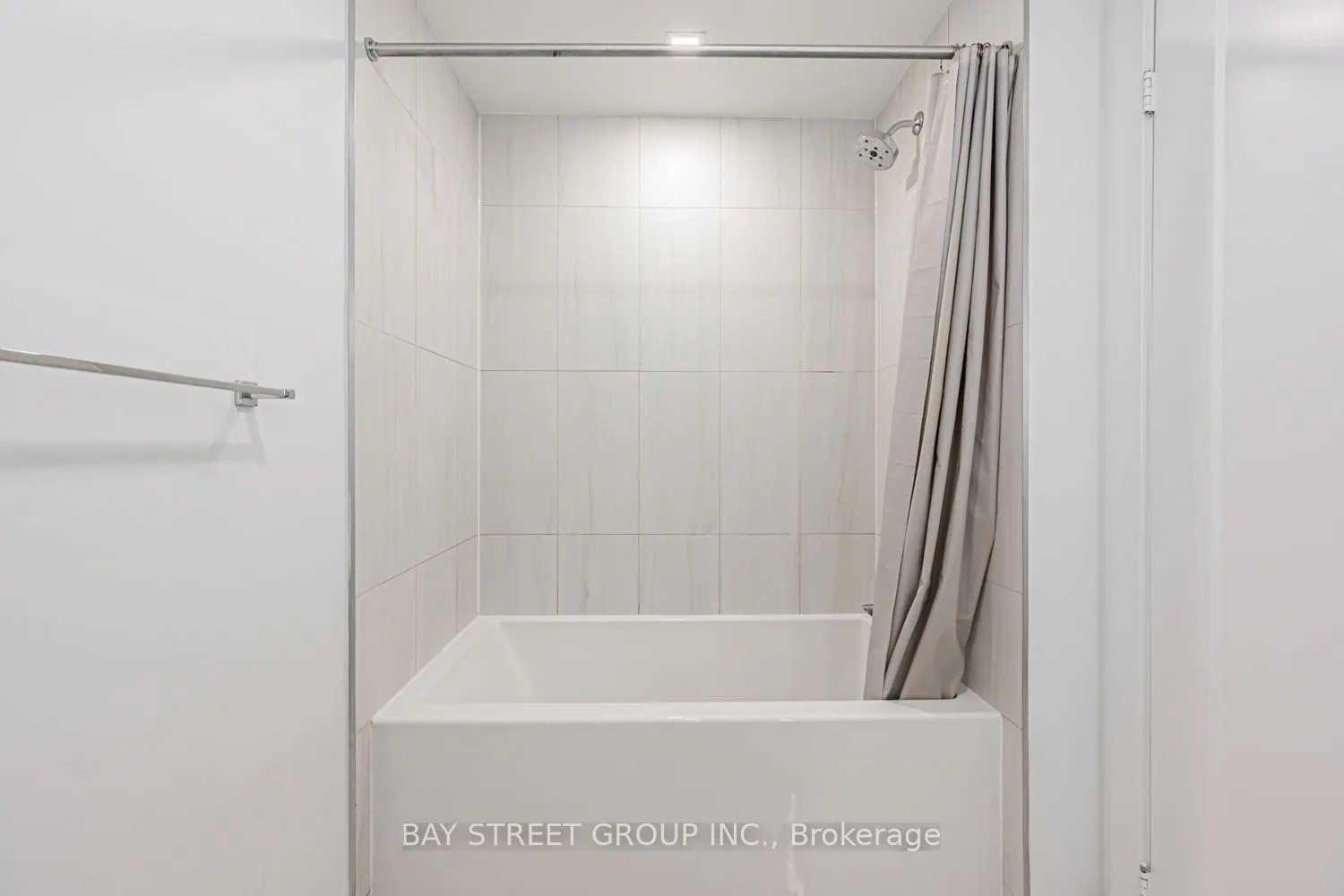 50 Mccaul Street, #1008