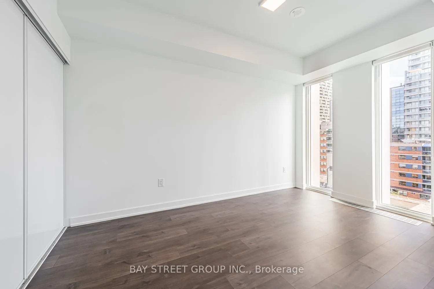 50 Mccaul Street, #1008