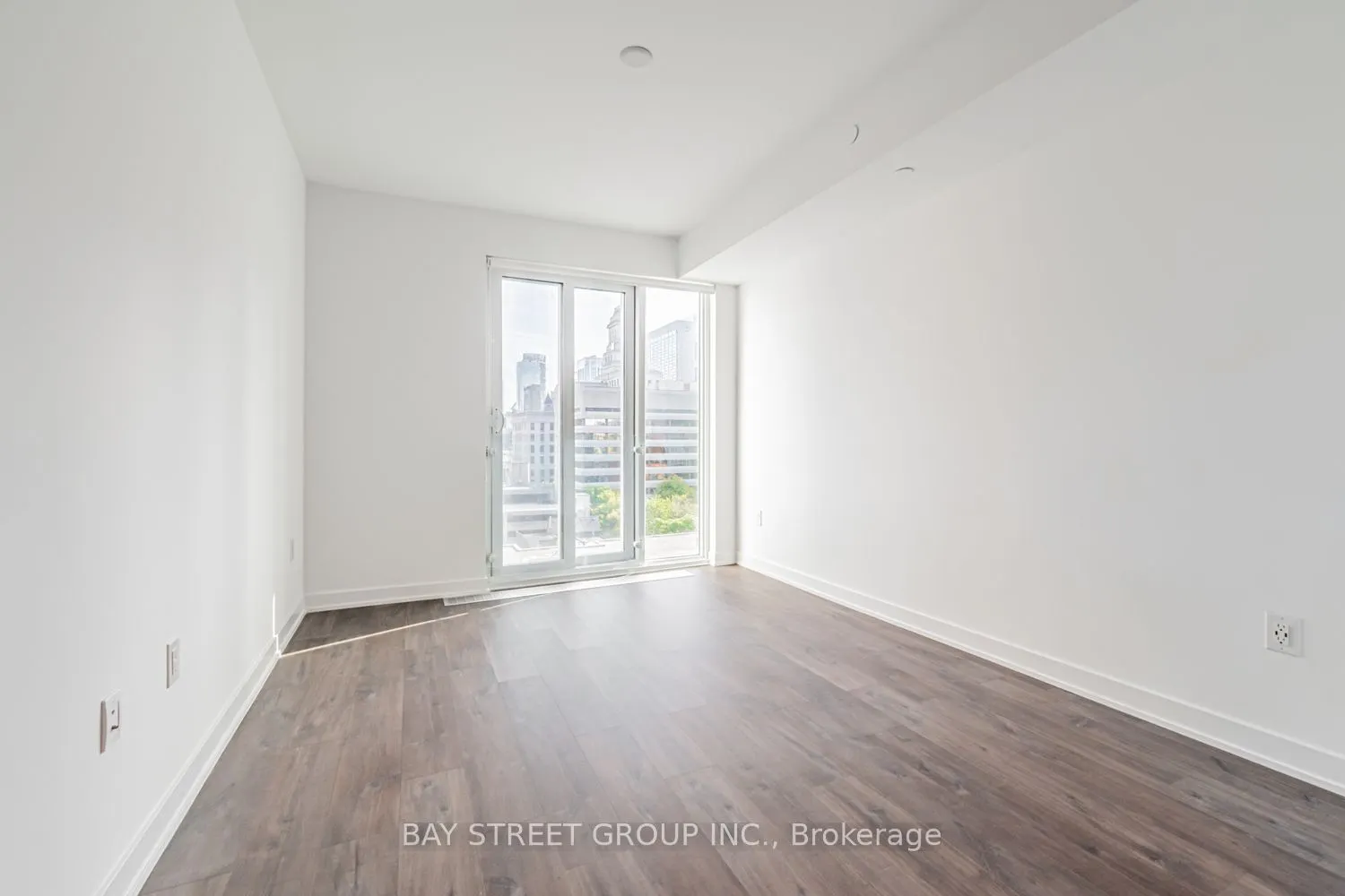 50 Mccaul Street, #1008