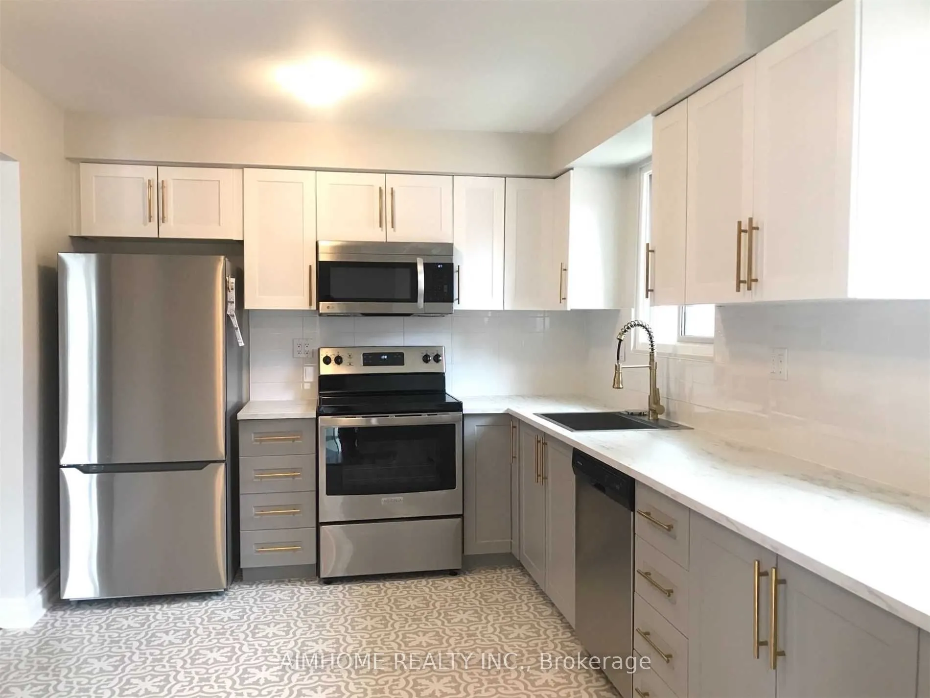 88 Apache Trail, #Upper
