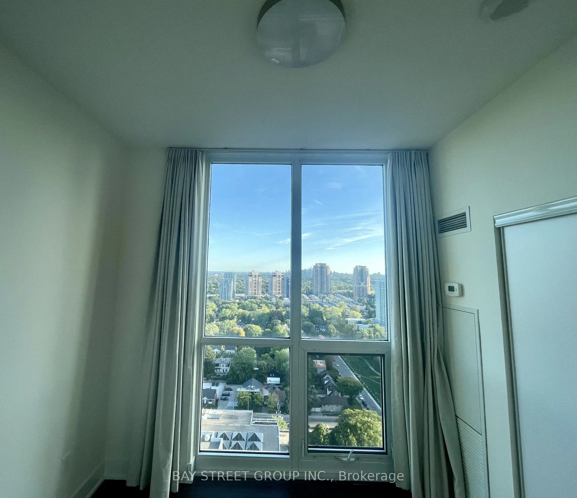 88 Sheppard Avenue E, #2804