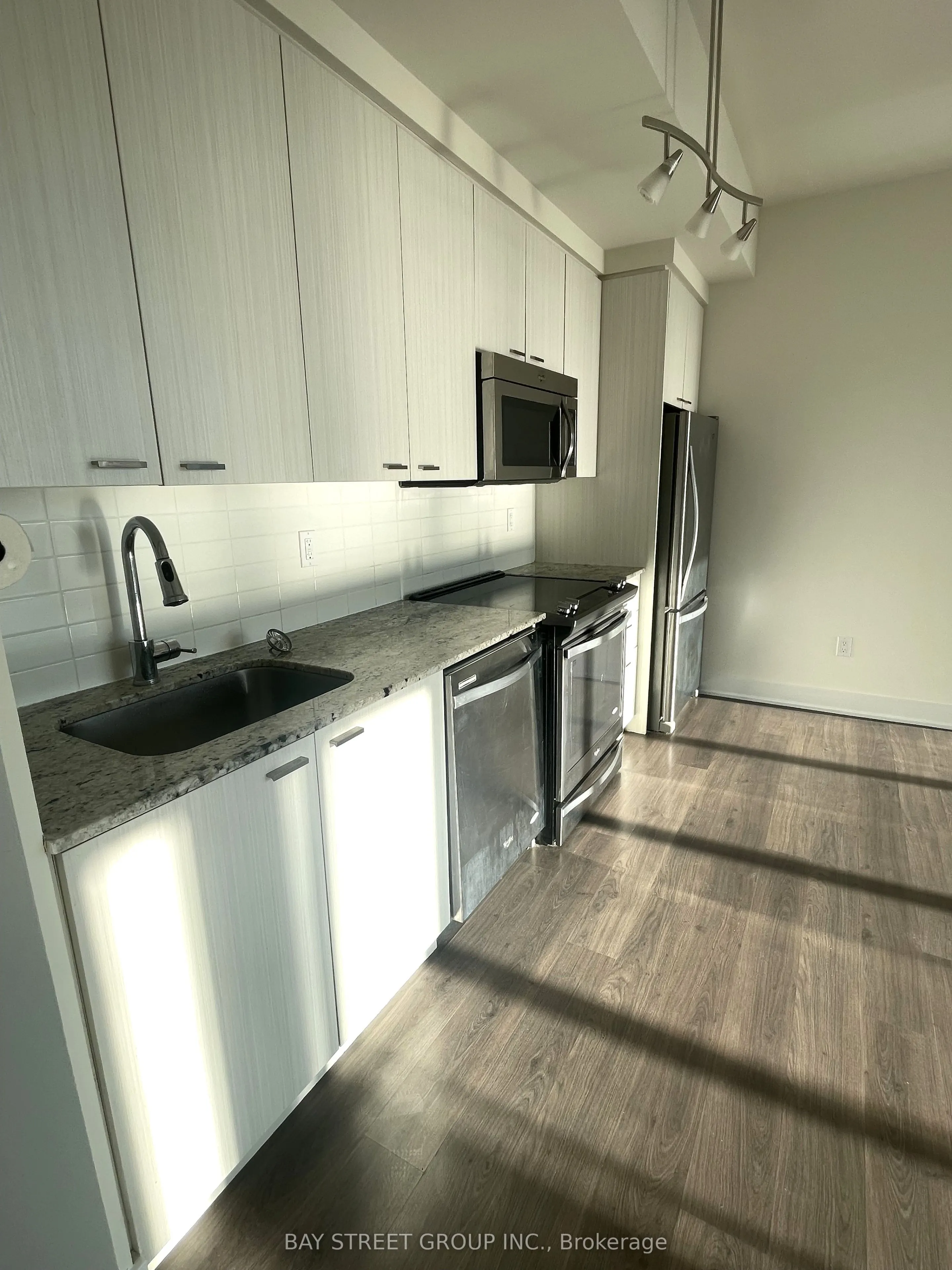 88 Sheppard Avenue E, #2804