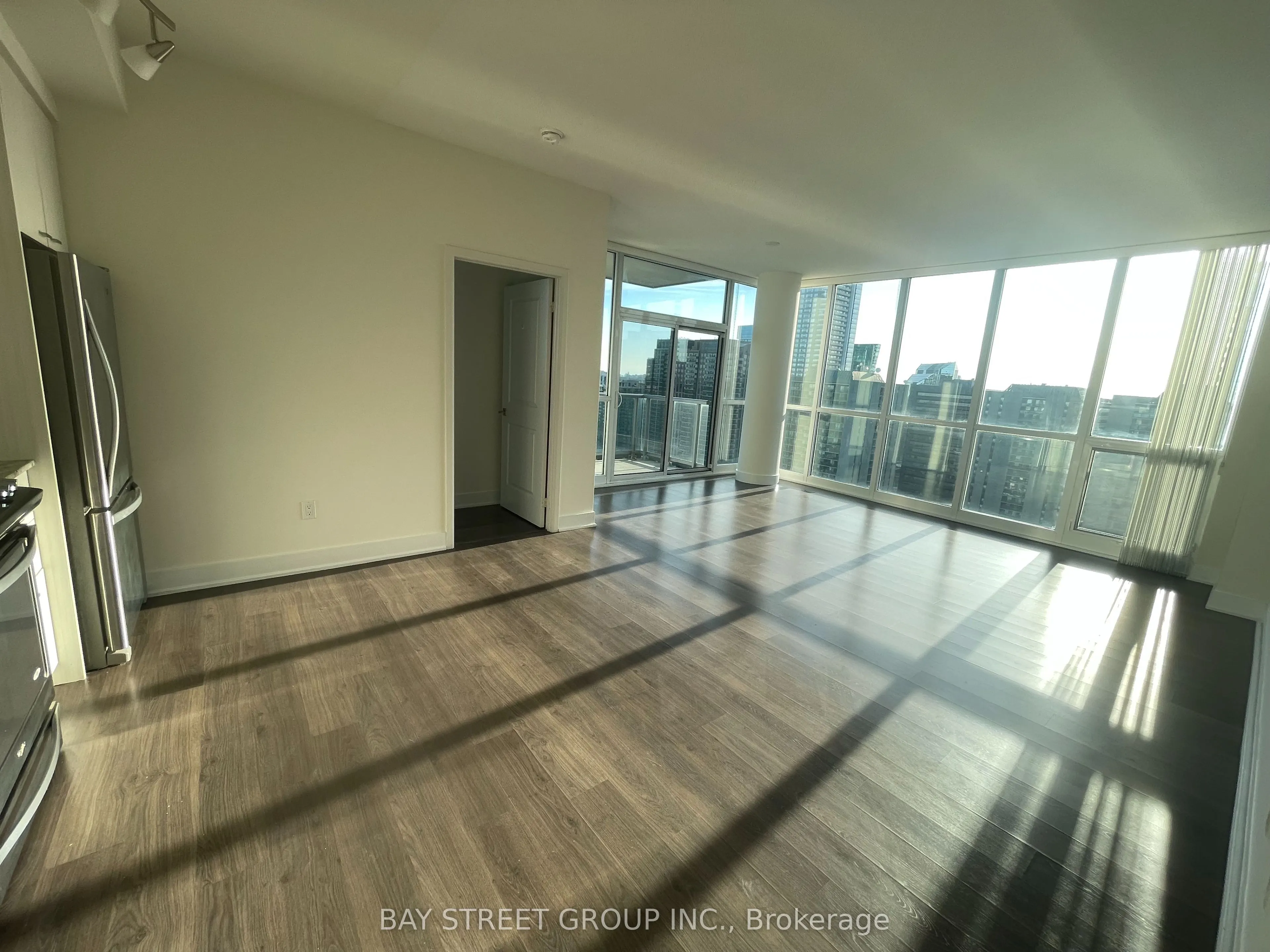 88 Sheppard Avenue E, #2804