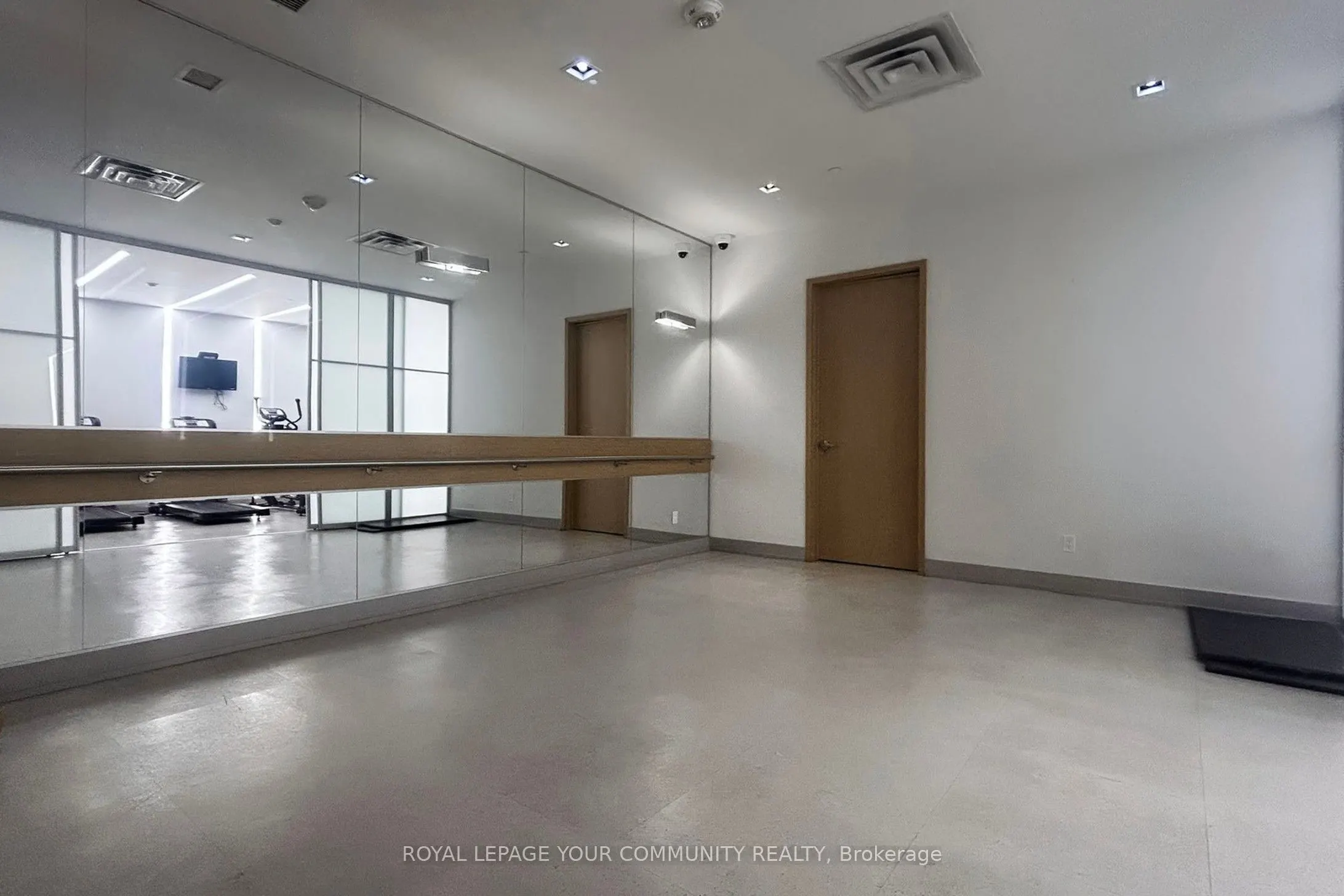 150 Fairview Mall Drive, #416