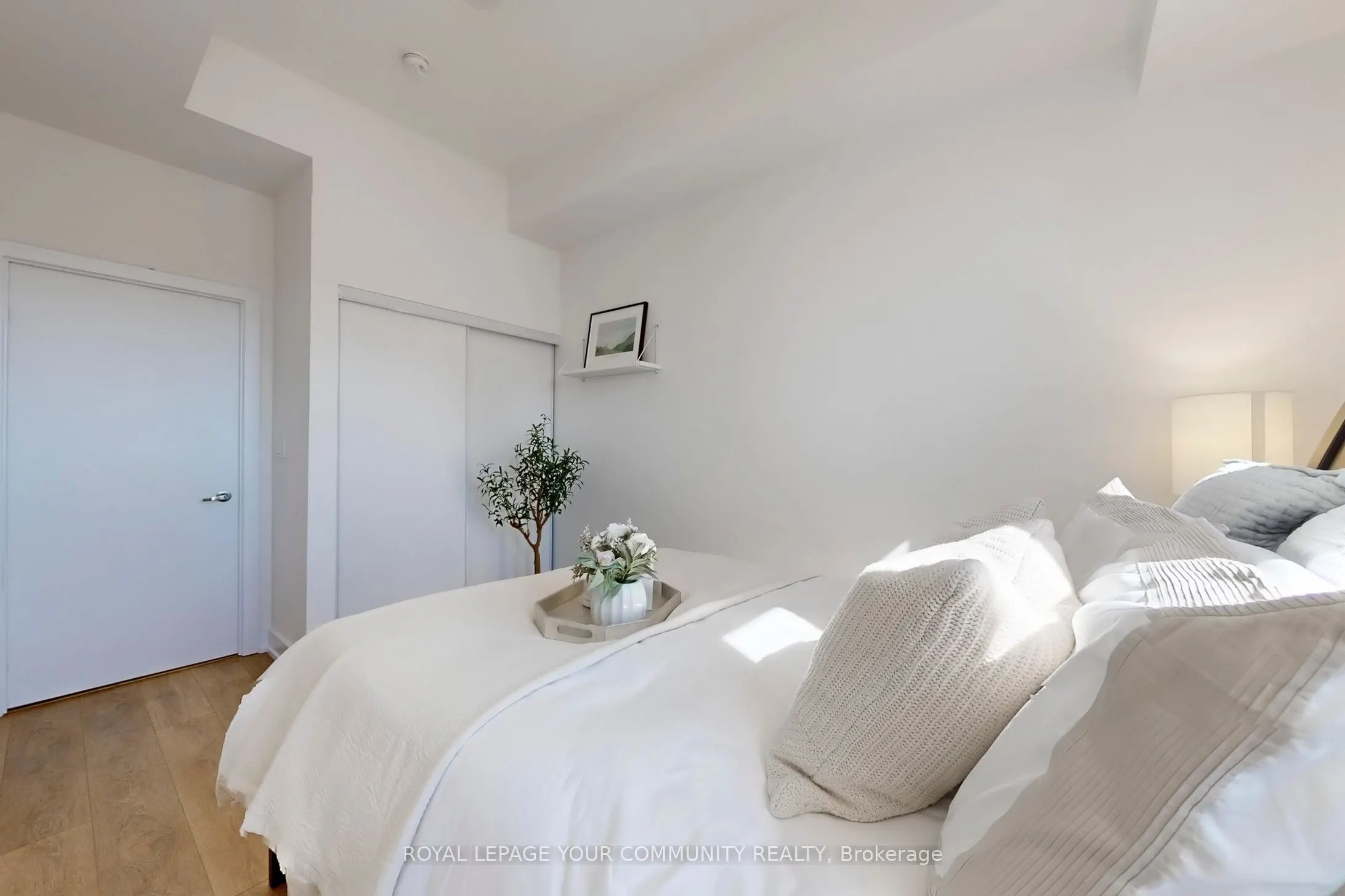 150 Fairview Mall Drive, #416