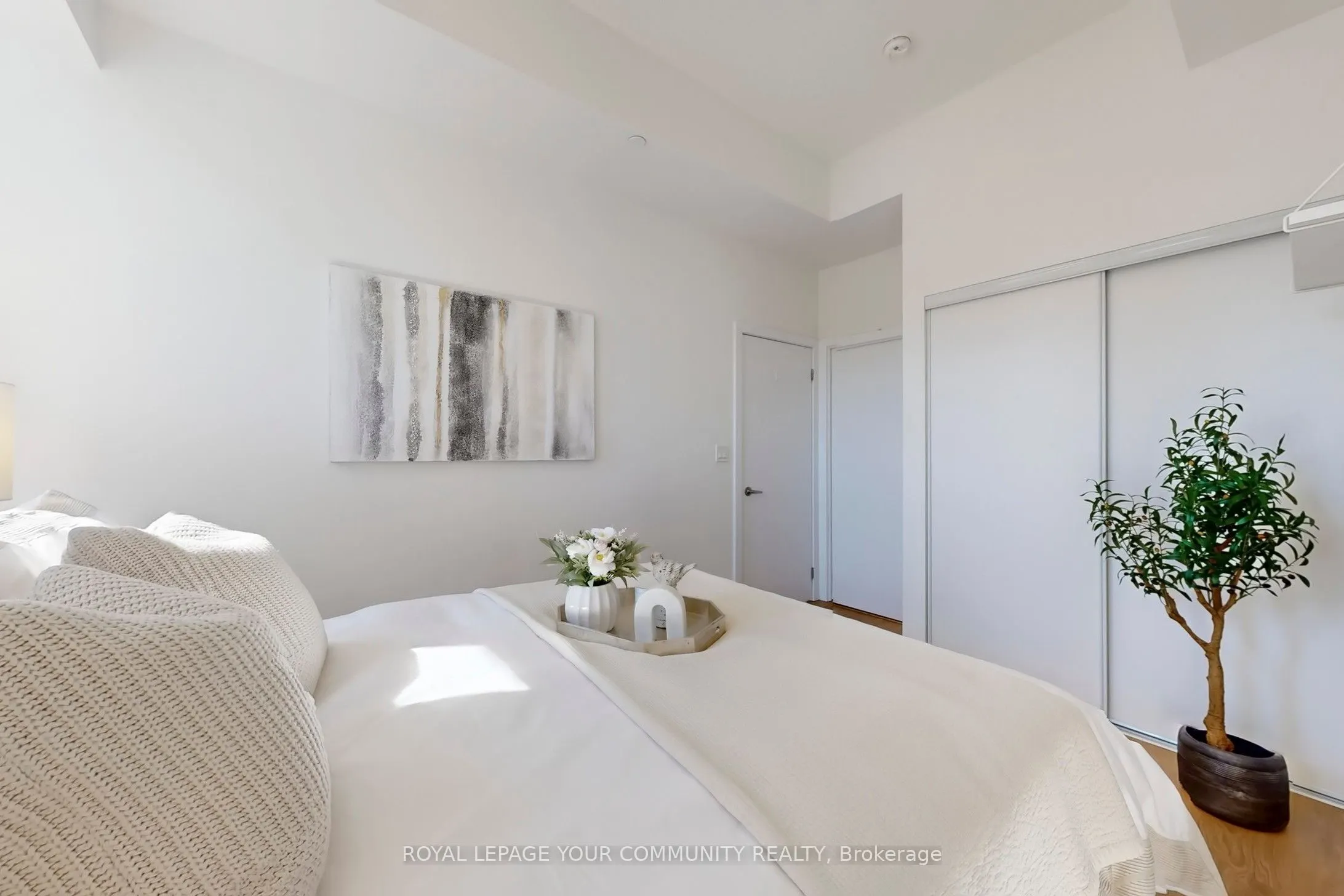 150 Fairview Mall Drive, #416