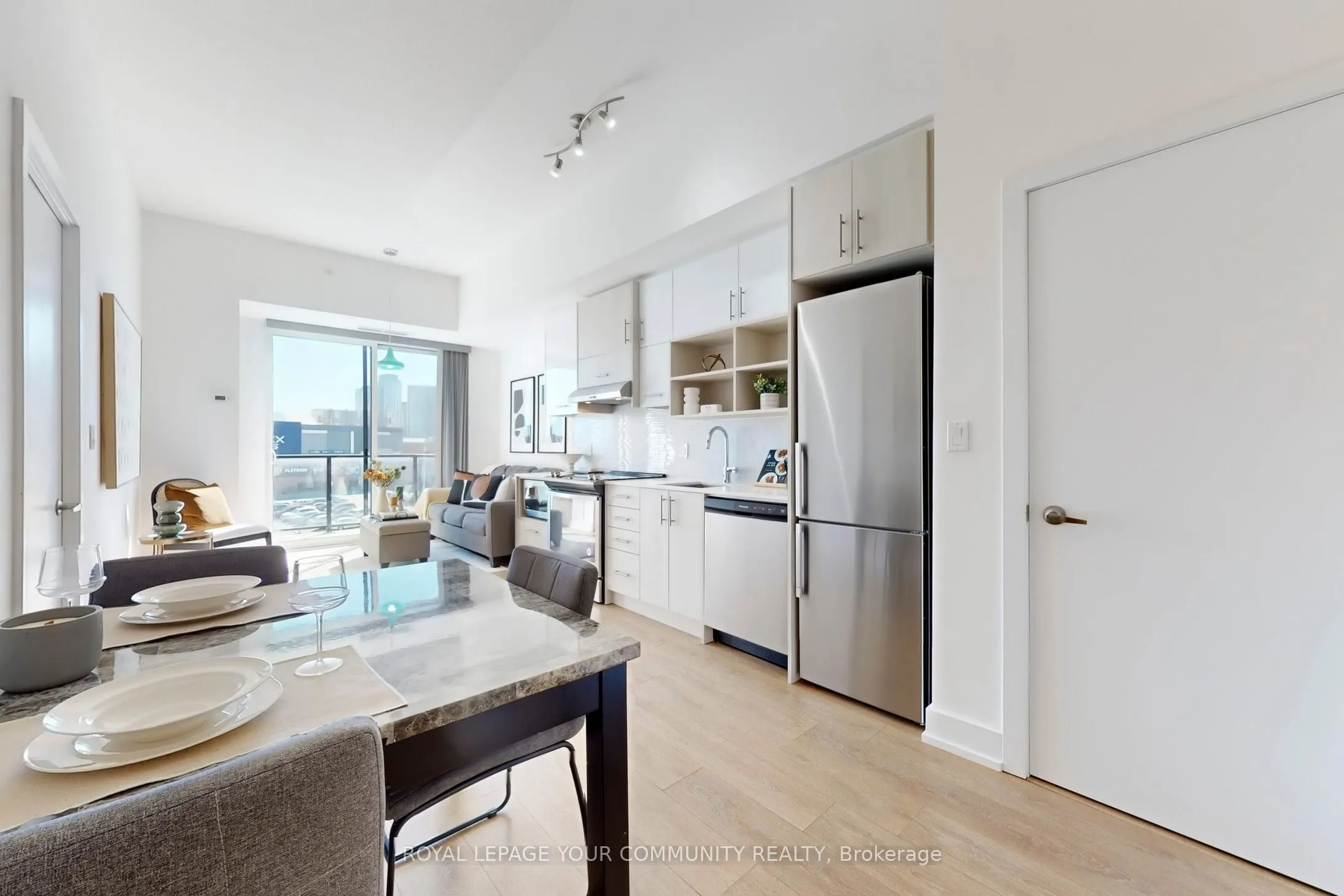 150 Fairview Mall Drive, #416