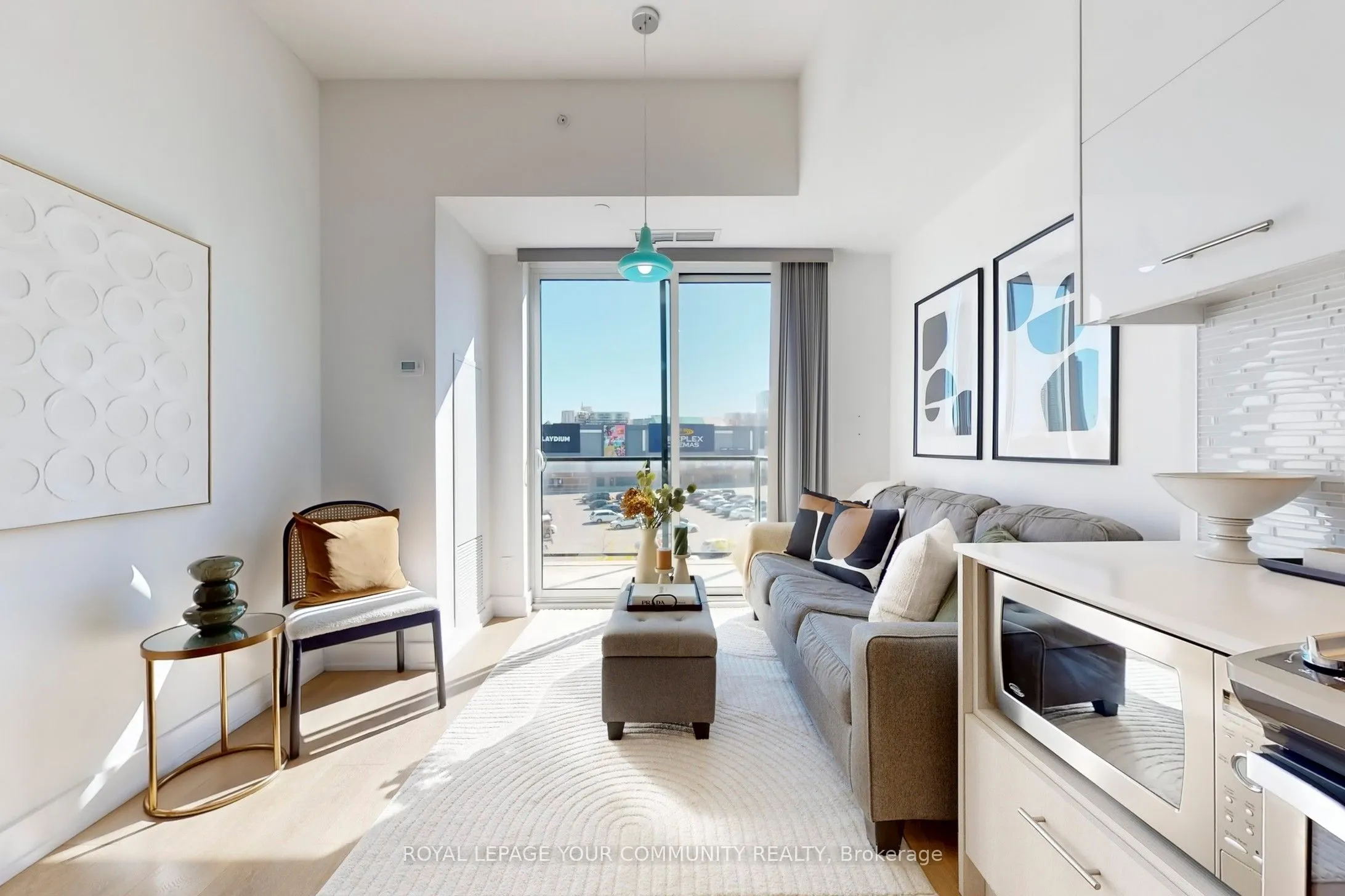 150 Fairview Mall Drive, #416