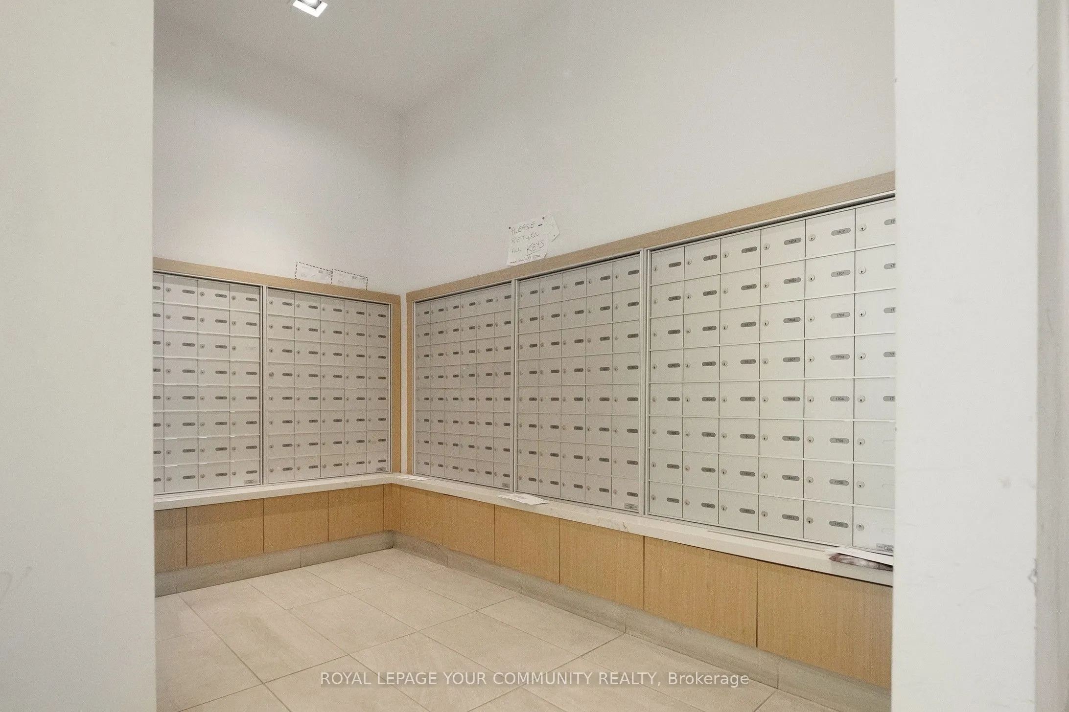 150 Fairview Mall Drive, #416