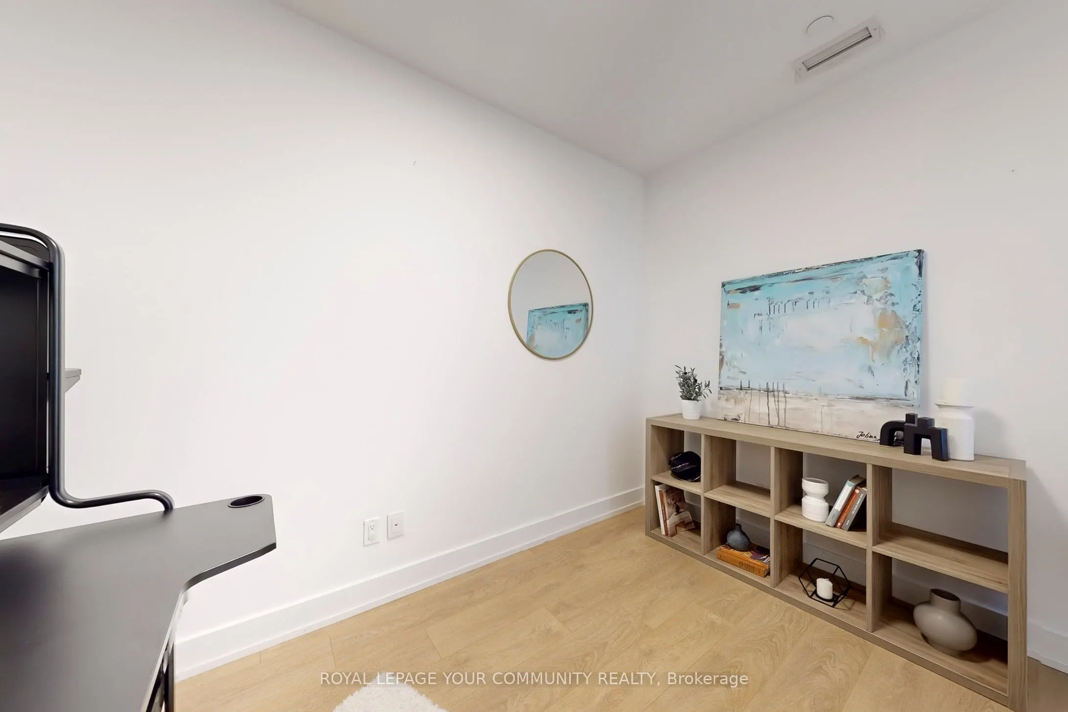 150 Fairview Mall Drive, #416