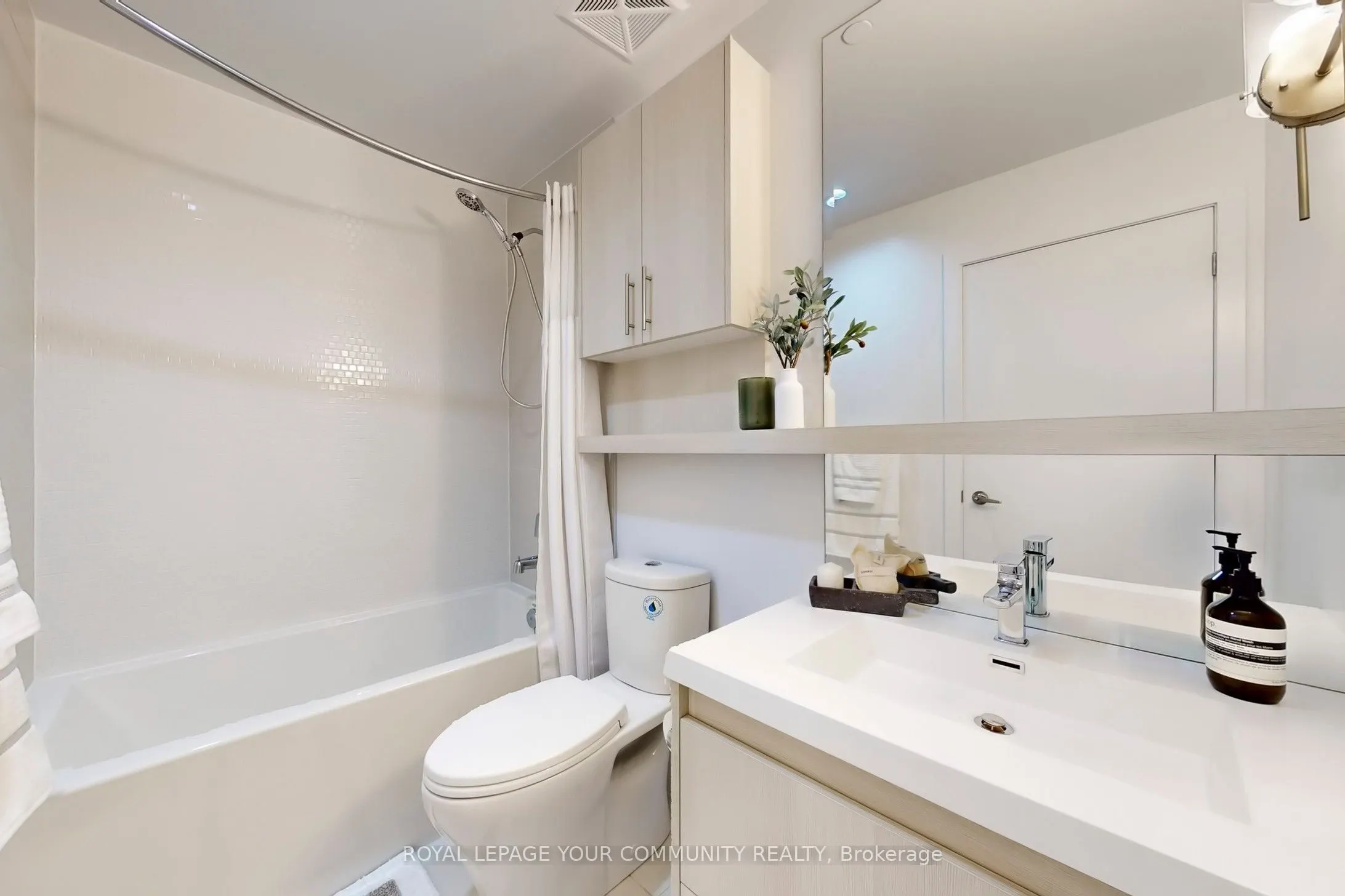 150 Fairview Mall Drive, #416