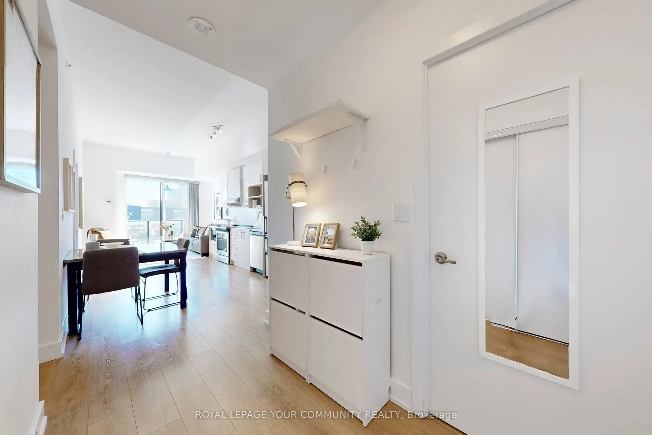 150 Fairview Mall Drive, #416