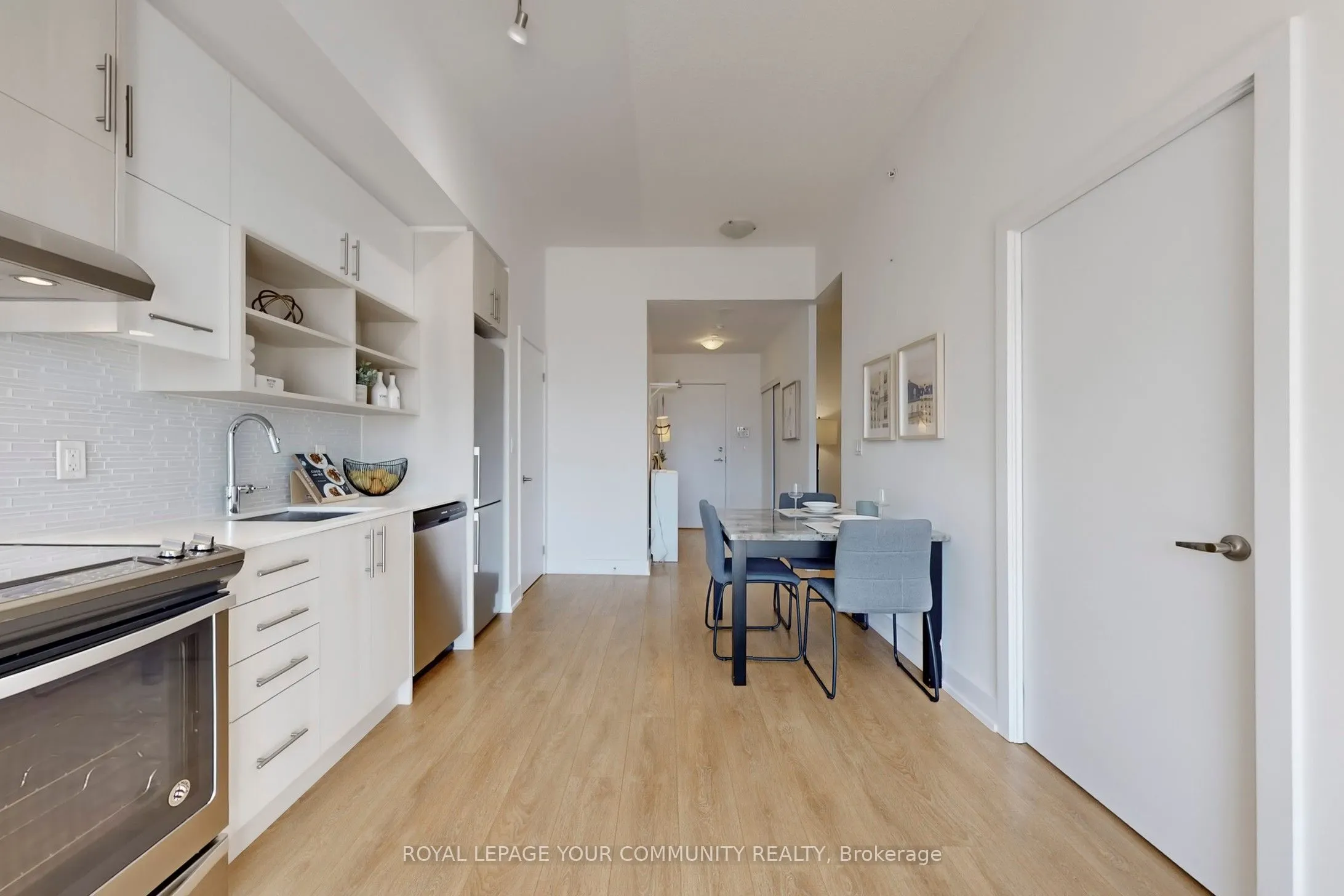 150 Fairview Mall Drive, #416