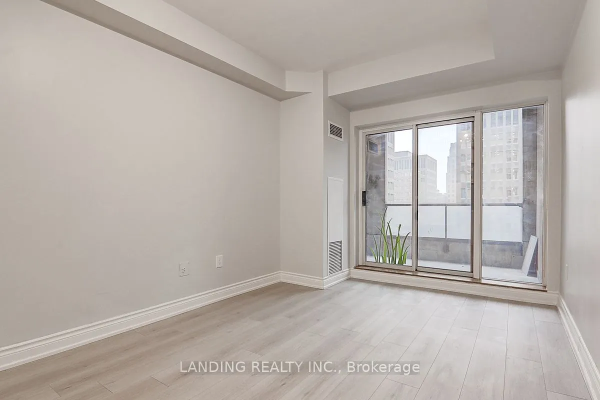 909 Bay Street, #716
