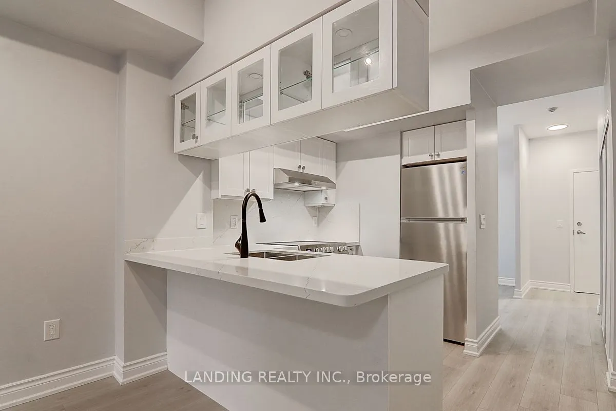 909 Bay Street, #716