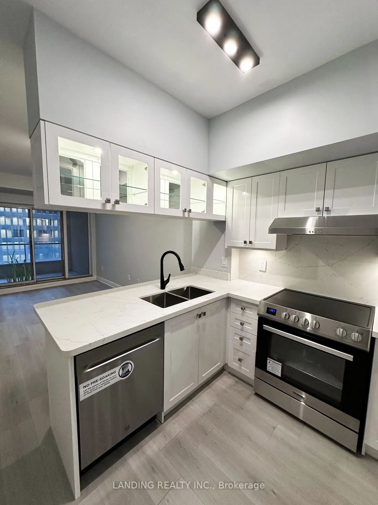 909 Bay Street, #716