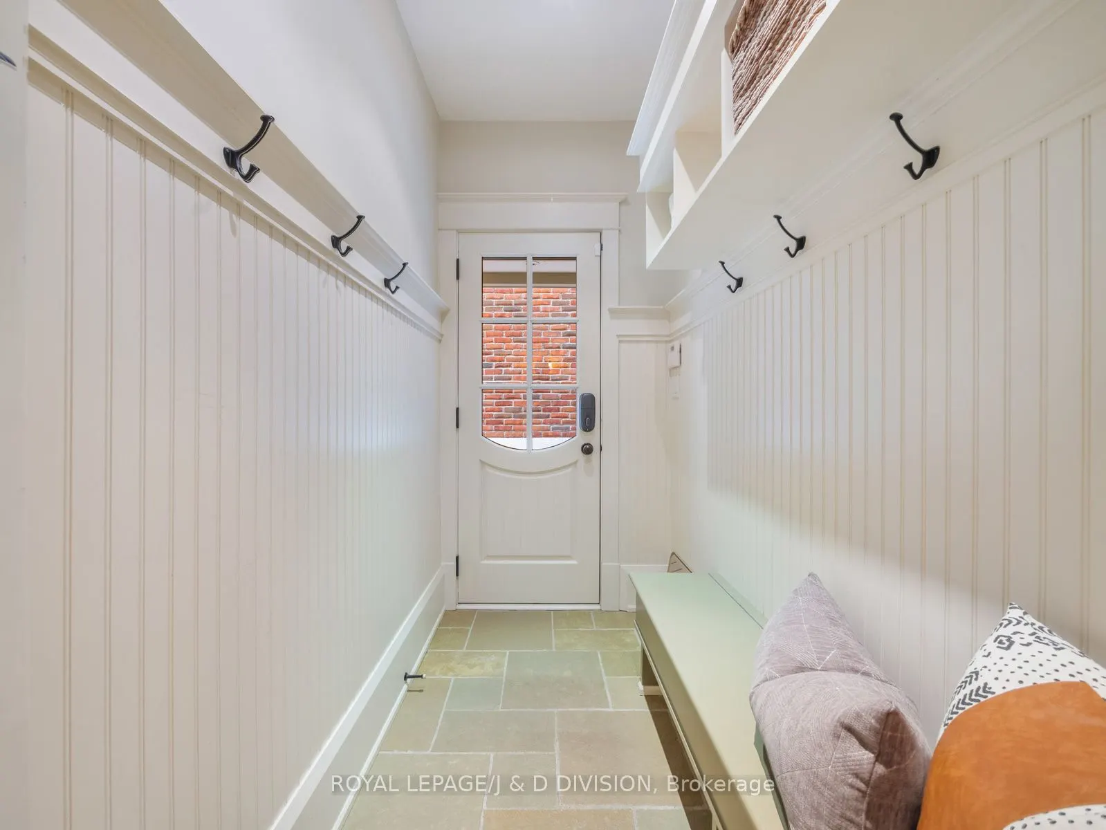 11 Cortleigh Crescent