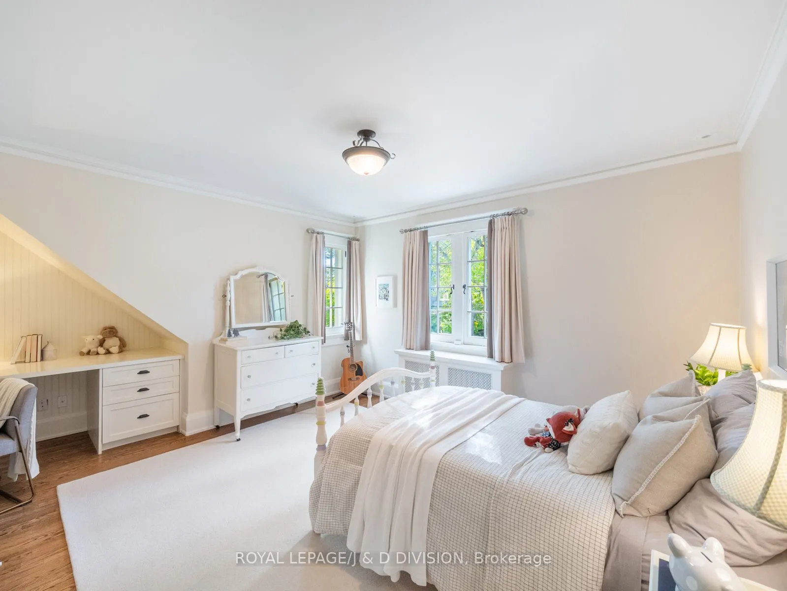 11 Cortleigh Crescent