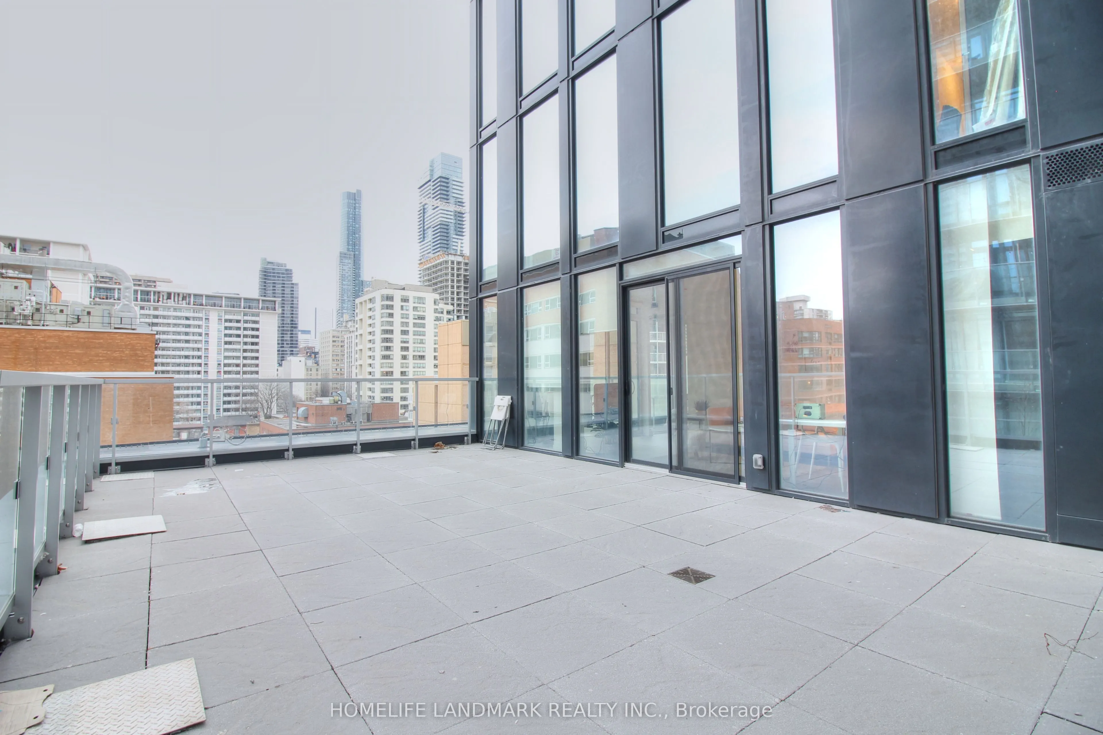 28 Wellesley Street E, #504