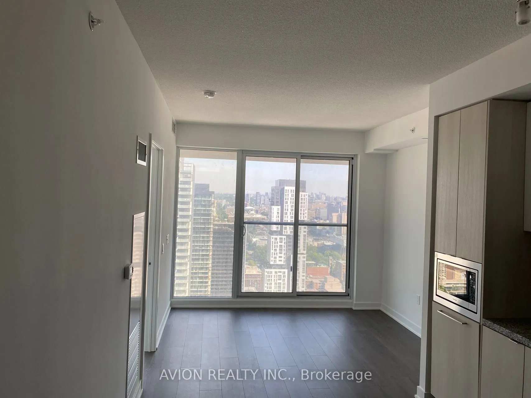125 Blue Jays Way, #4506