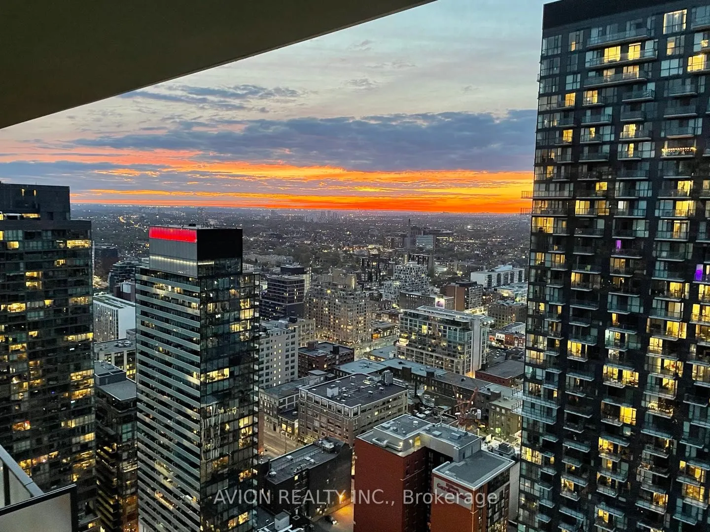 125 Blue Jays Way, #4506