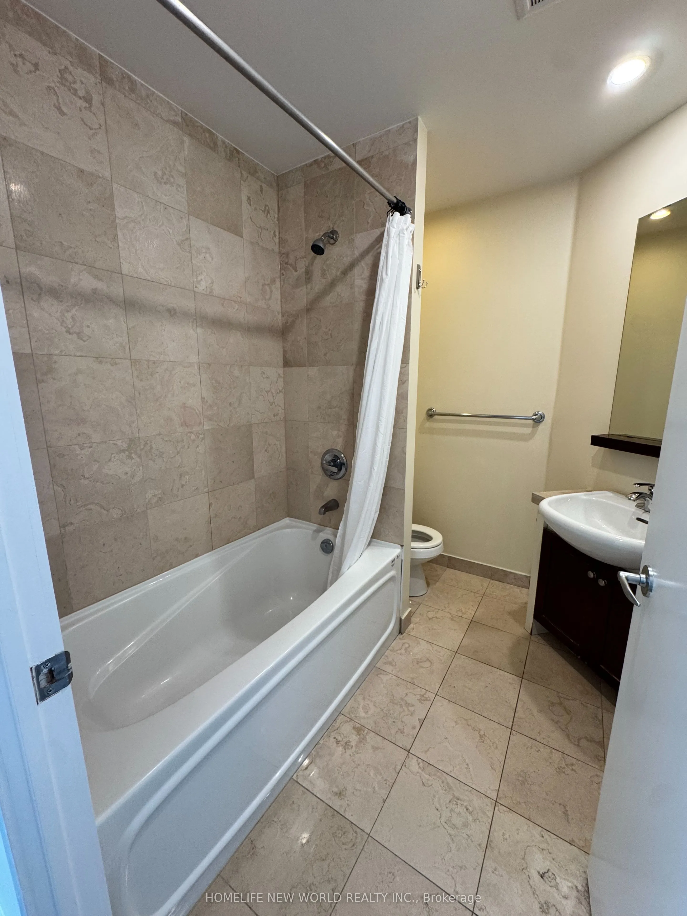 208 Queens Quay W, #2008