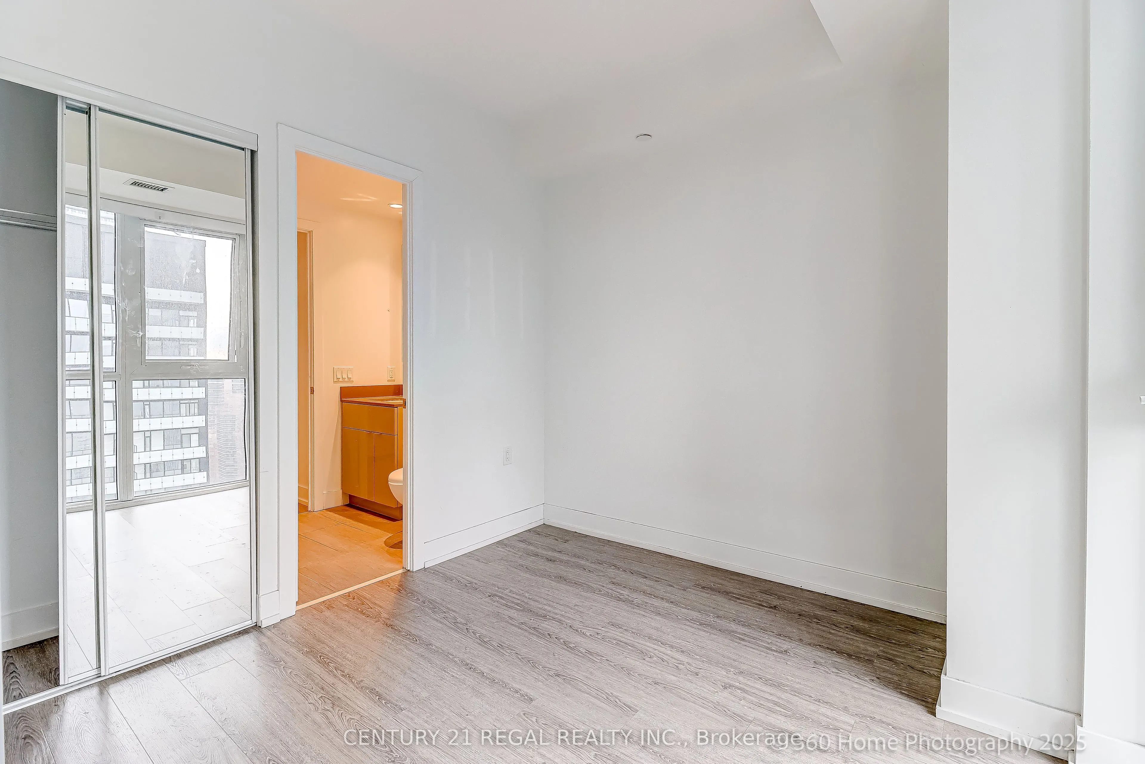 7 Grenville Street, #4105