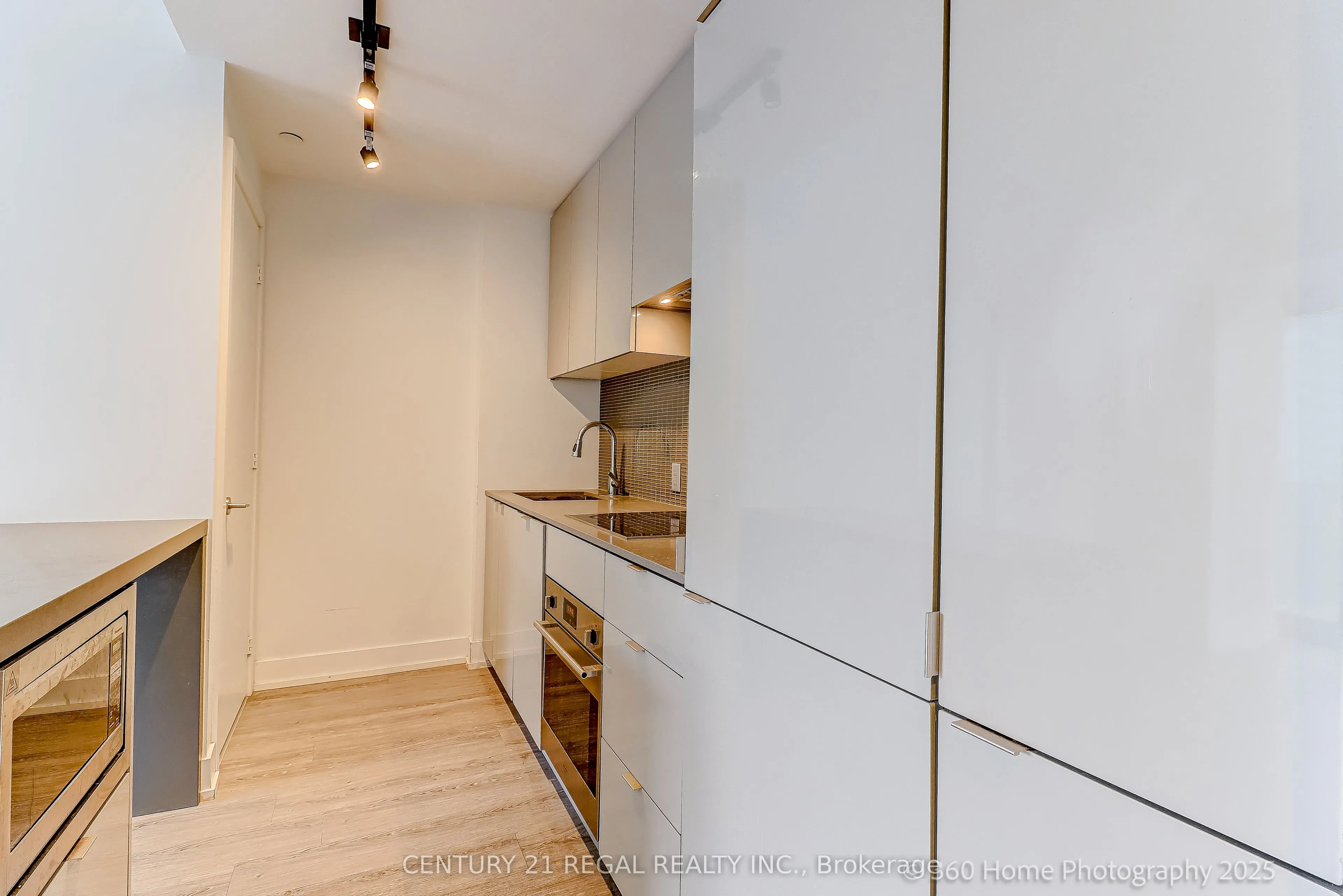 7 Grenville Street, #4105