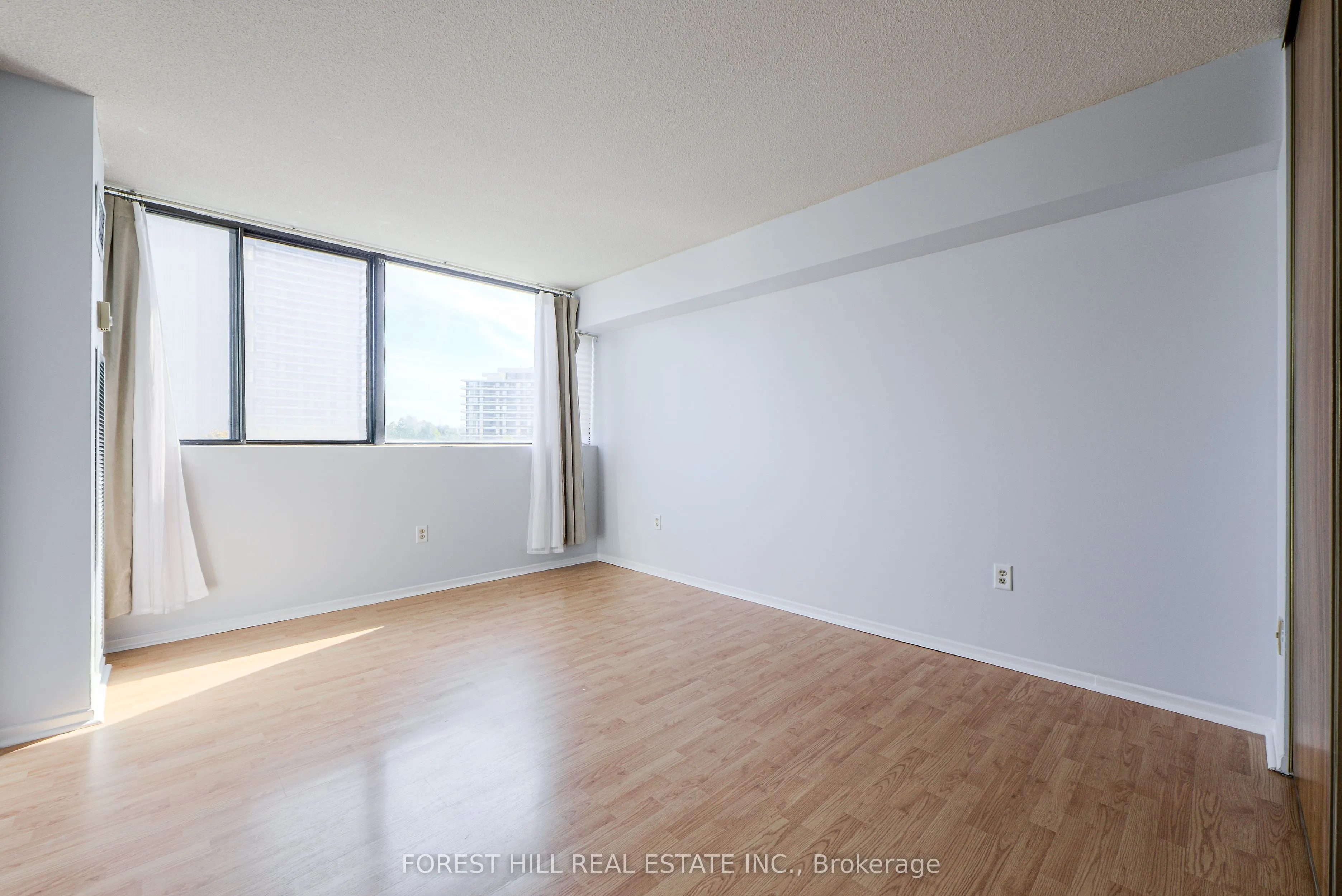 80 Antibes Drive, #504